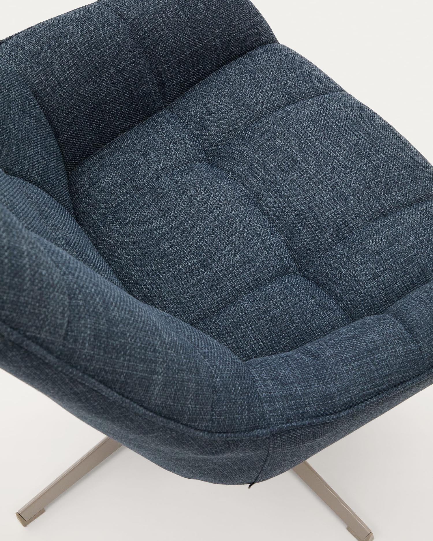 Eleganter Drehsessel Jaspe in Blau mit grauer Polsterung, Metallgestell und FSC 100% Zertifikat, ideal für moderne Wohnräume.
