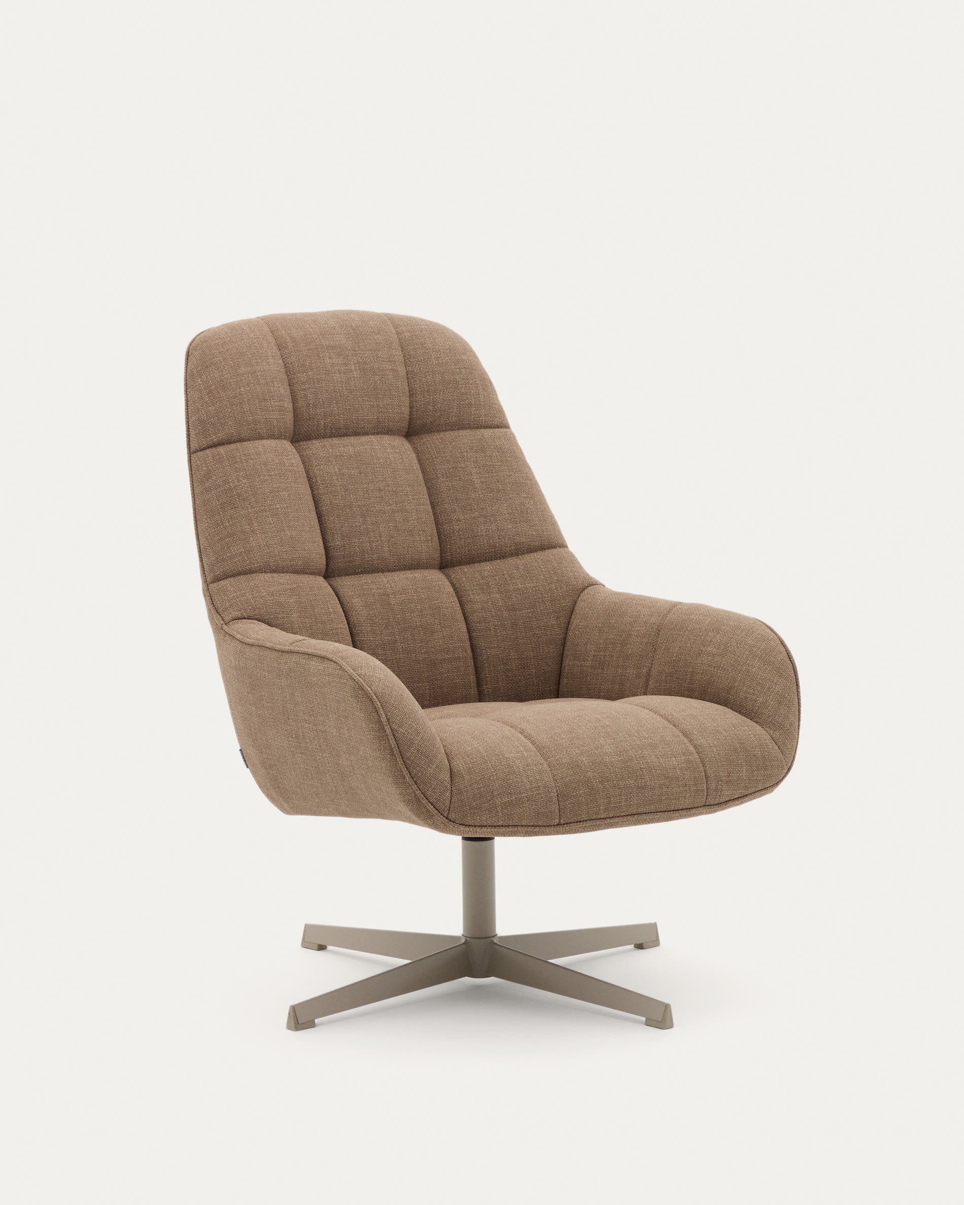 Eleganter Drehsessel Jaspe, hellbrauner Stoff, graue Metallbasis, FSC-zertifiziert, modern und umweltfreundlich für Ihr Interieur.