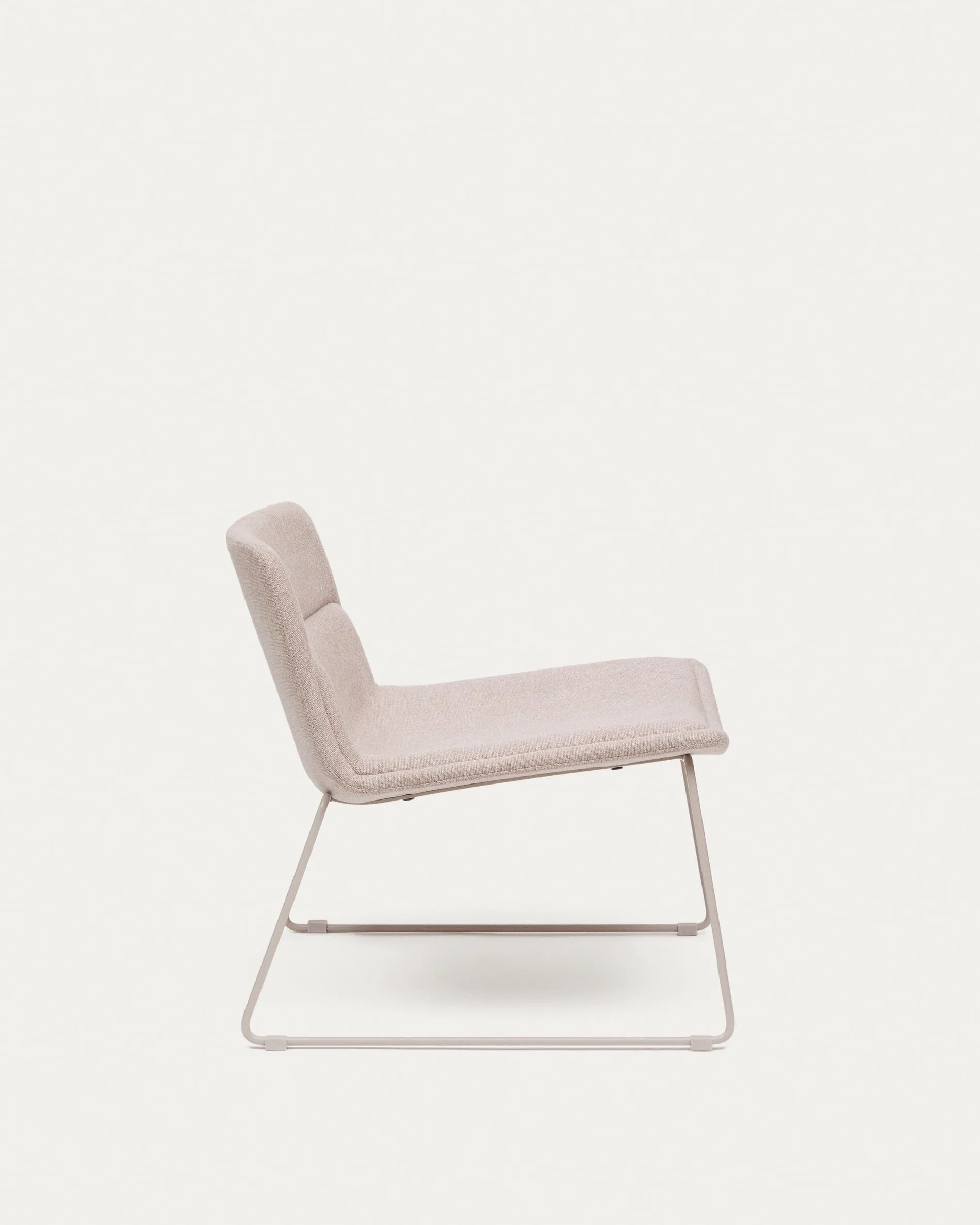 Eleganter Sessel Zahara in Beige: Stilvoll, komfortabel, umweltfreundlich und stabil – ideal für jedes Zuhause.