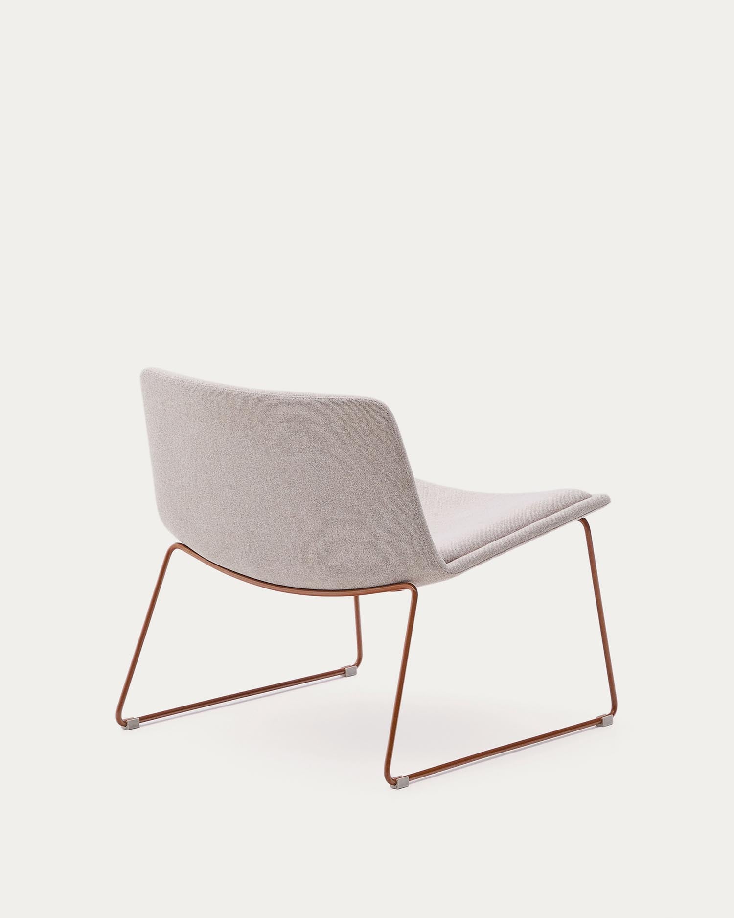 Sessel Zahara in Beige mit Stahlbeinen und Terrakotta-Finish FSC 100% in Beige präsentiert im Onlineshop von KAQTU Design AG. Sessel ist von Kave Home