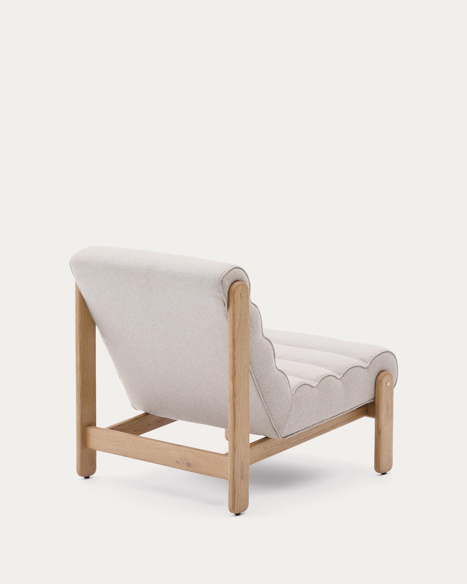 Sessel Magira in Beige aus massivem Eichenholz mit Finish in natürlichem Farbton in Beige präsentiert im Onlineshop von KAQTU Design AG. Sessel ist von Kave Home