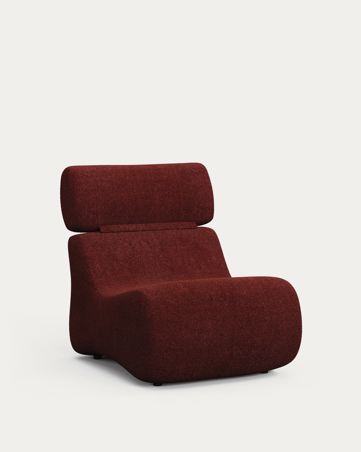 Sessel Club aus bordeauxfarbenem Bouclé in  präsentiert im Onlineshop von KAQTU Design AG. Sessel ist von Kave Home