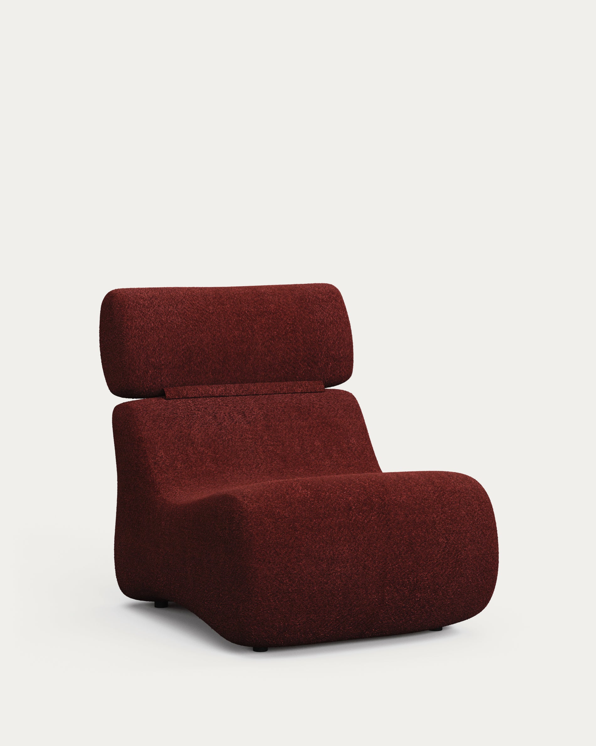 Sessel Club aus bordeauxfarbenem Bouclé in  präsentiert im Onlineshop von KAQTU Design AG. Sessel ist von Kave Home