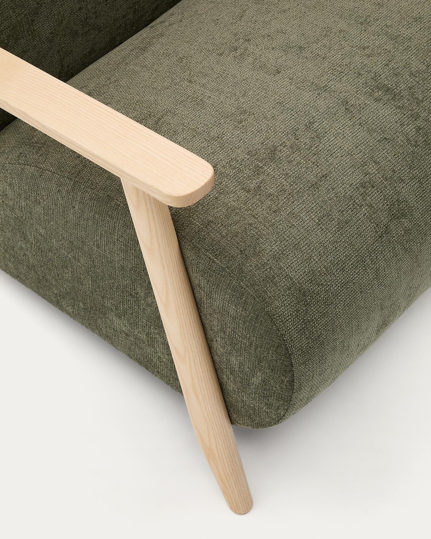 Sessel Meghan: Grünes Chenille, Eschenholz mit natürlichem Finish, FSC-zertifiziert, stilvoll und nachhaltig von Kave Home.