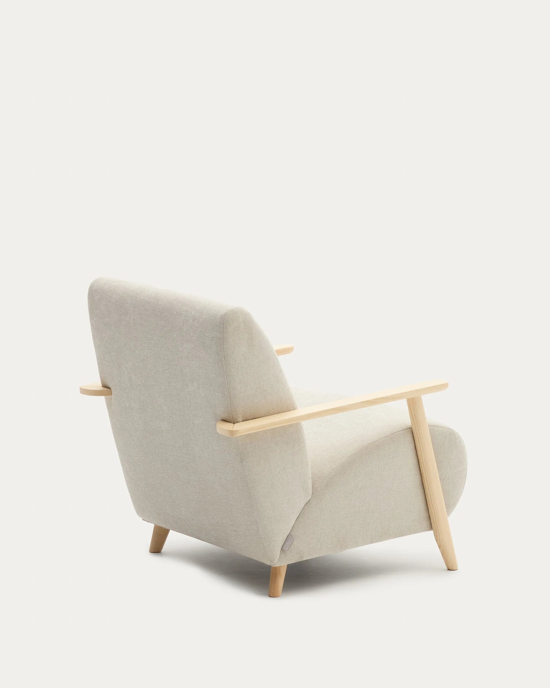 Eleganter Sessel aus Perlen-Chenille und Eschenholz, vereint Komfort und Stil, ideal für modernes Wohnen.