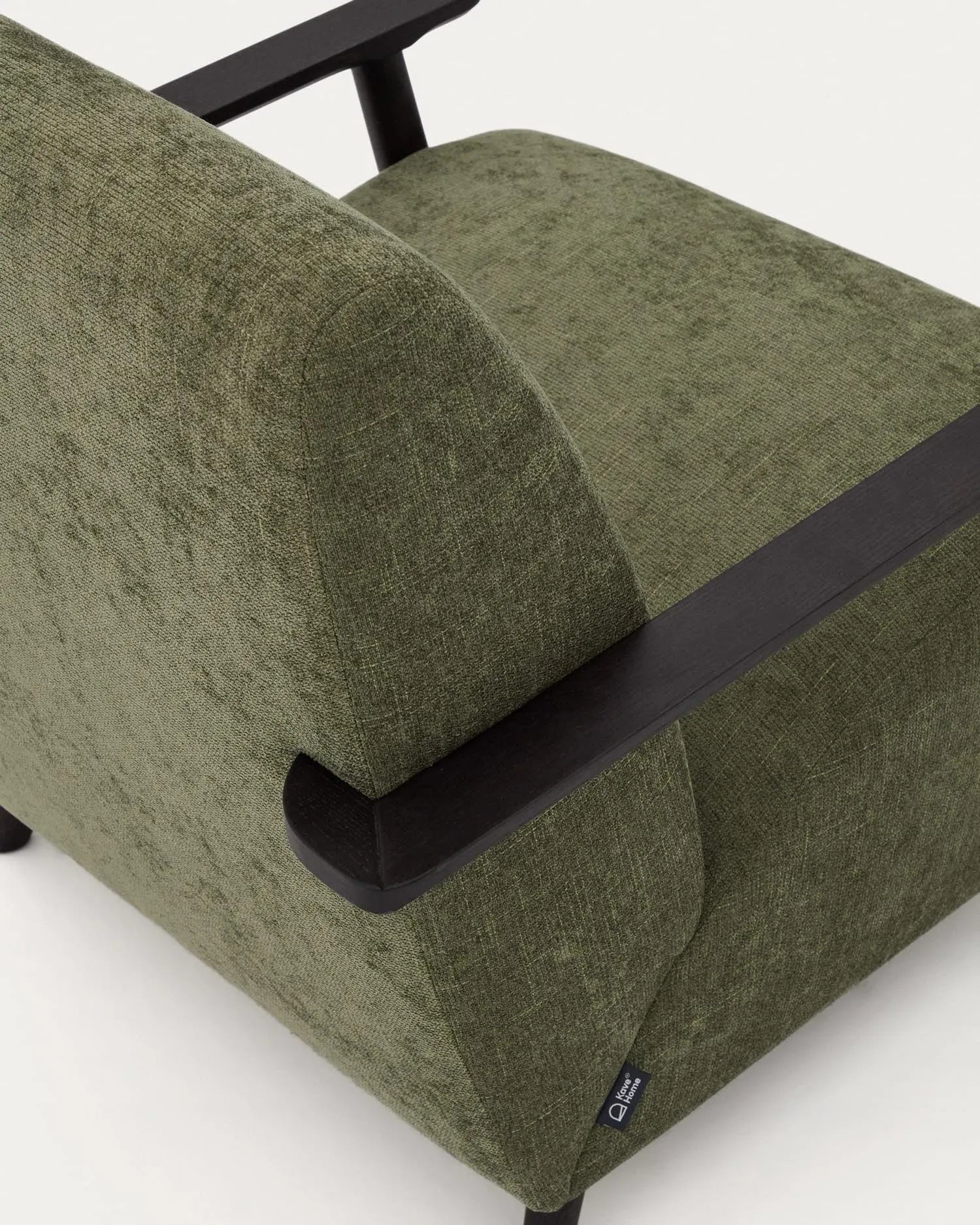 Eleganter Sessel aus grünem Chenille und Eschenholz mit Wenge-Finish, FSC-zertifiziert, für stilvollen Komfort.