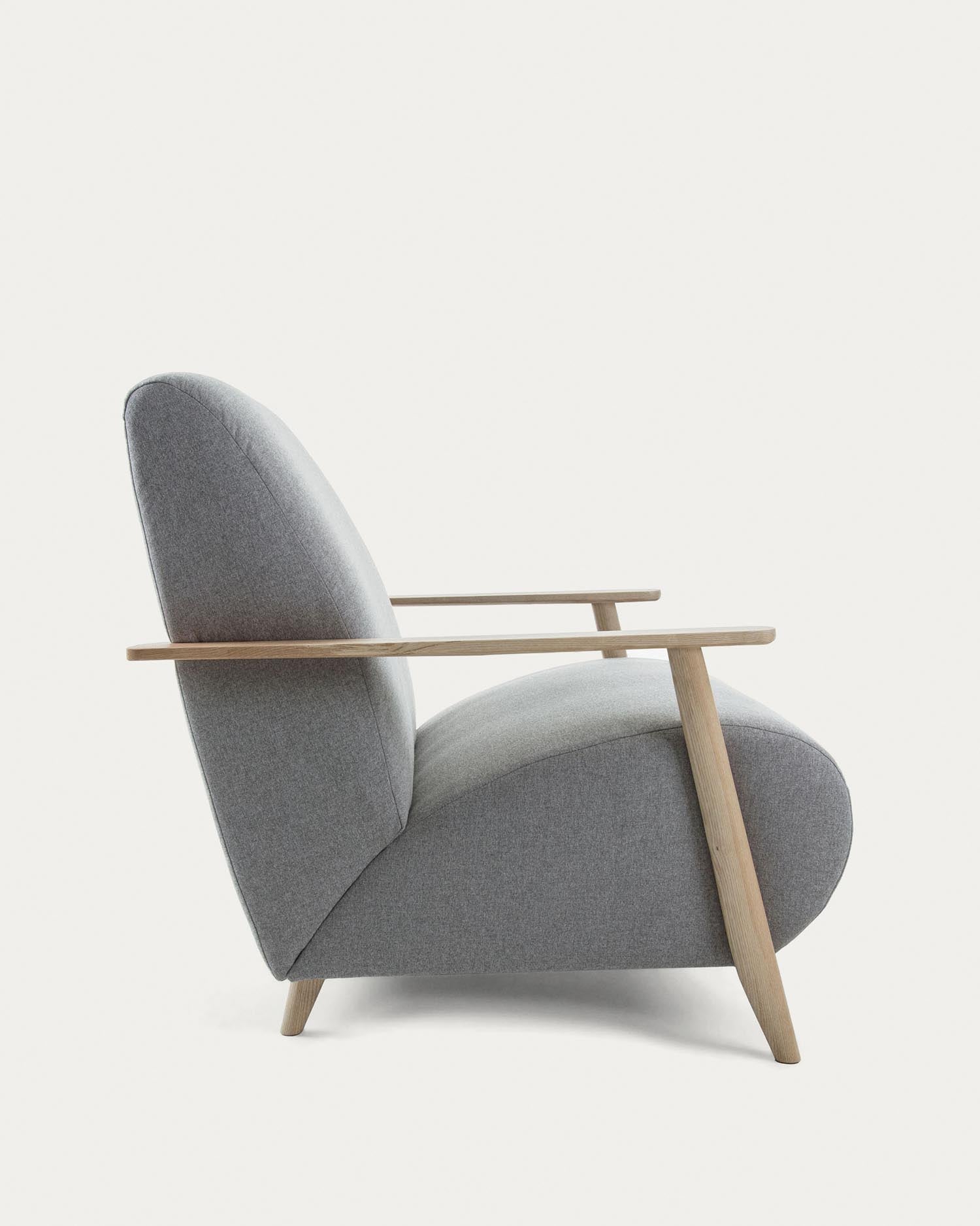 Meghan Sessel aus grauer und massiven Eschenholzbeinen mit natürlichem Finish in Grau präsentiert im Onlineshop von KAQTU Design AG. Sessel ist von Kave Home