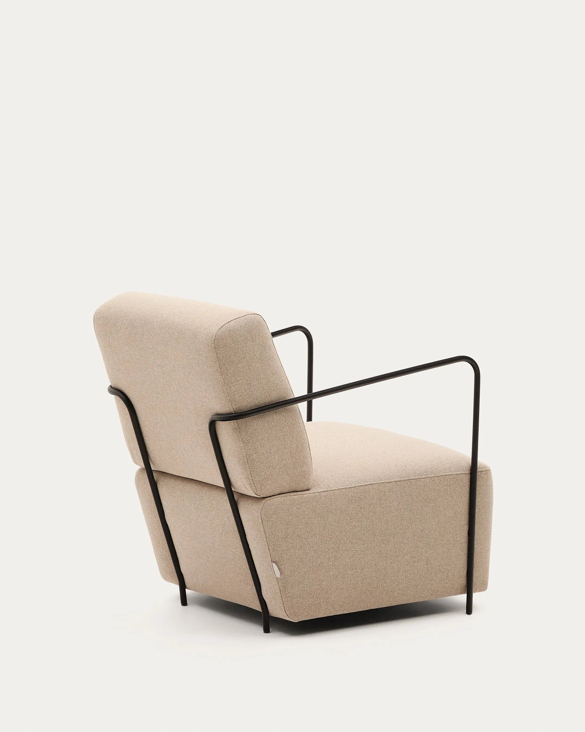 Eleganter Gamer-Sessel in Grün mit mattschwarzem Metall, ergonomisch und stilvoll für modernes Wohnen.