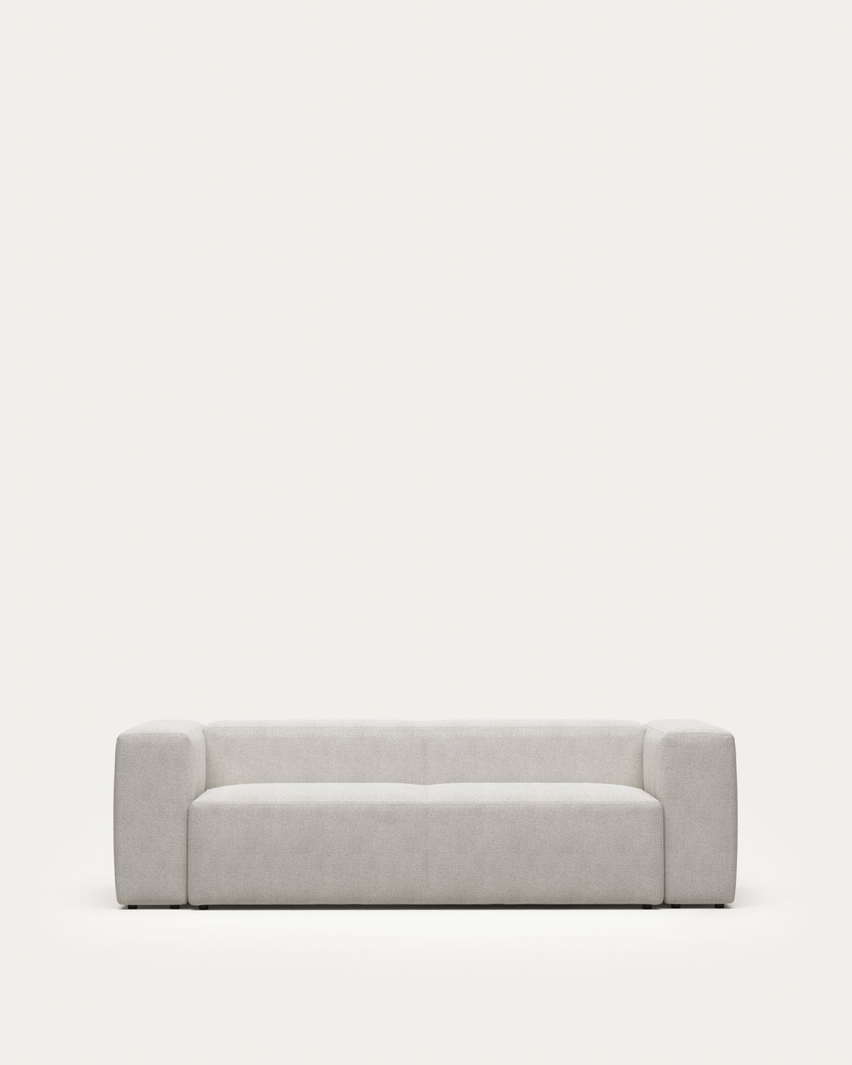 3-Sitzer-Sofa Blok, schwer entflammbar mit weissem Lammfellimitat, 240 cm, FSC Mix Credit in Weiss präsentiert im Onlineshop von KAQTU Design AG. 3er Sofa ist von Kave Home