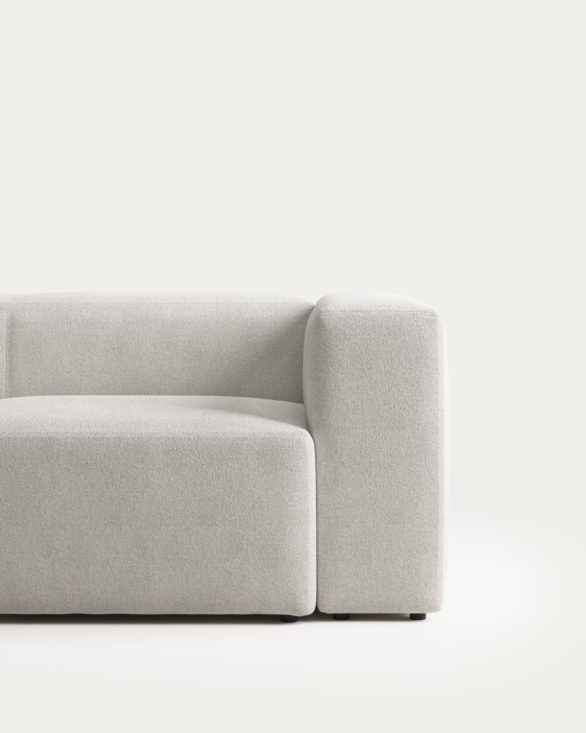 3-Sitzer-Sofa Blok, schwer entflammbar mit weissem Lammfellimitat, 240 cm, FSC Mix Credit in Weiss präsentiert im Onlineshop von KAQTU Design AG. 3er Sofa ist von Kave Home