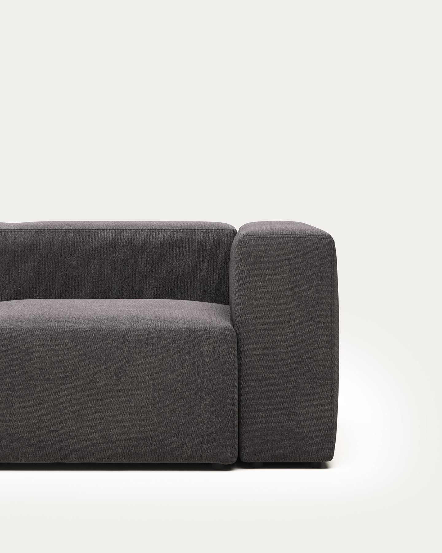 Blok 3-Sitzer-Sofa grau 240 cm FR in Grau präsentiert im Onlineshop von KAQTU Design AG. 3er Sofa ist von Kave Home
