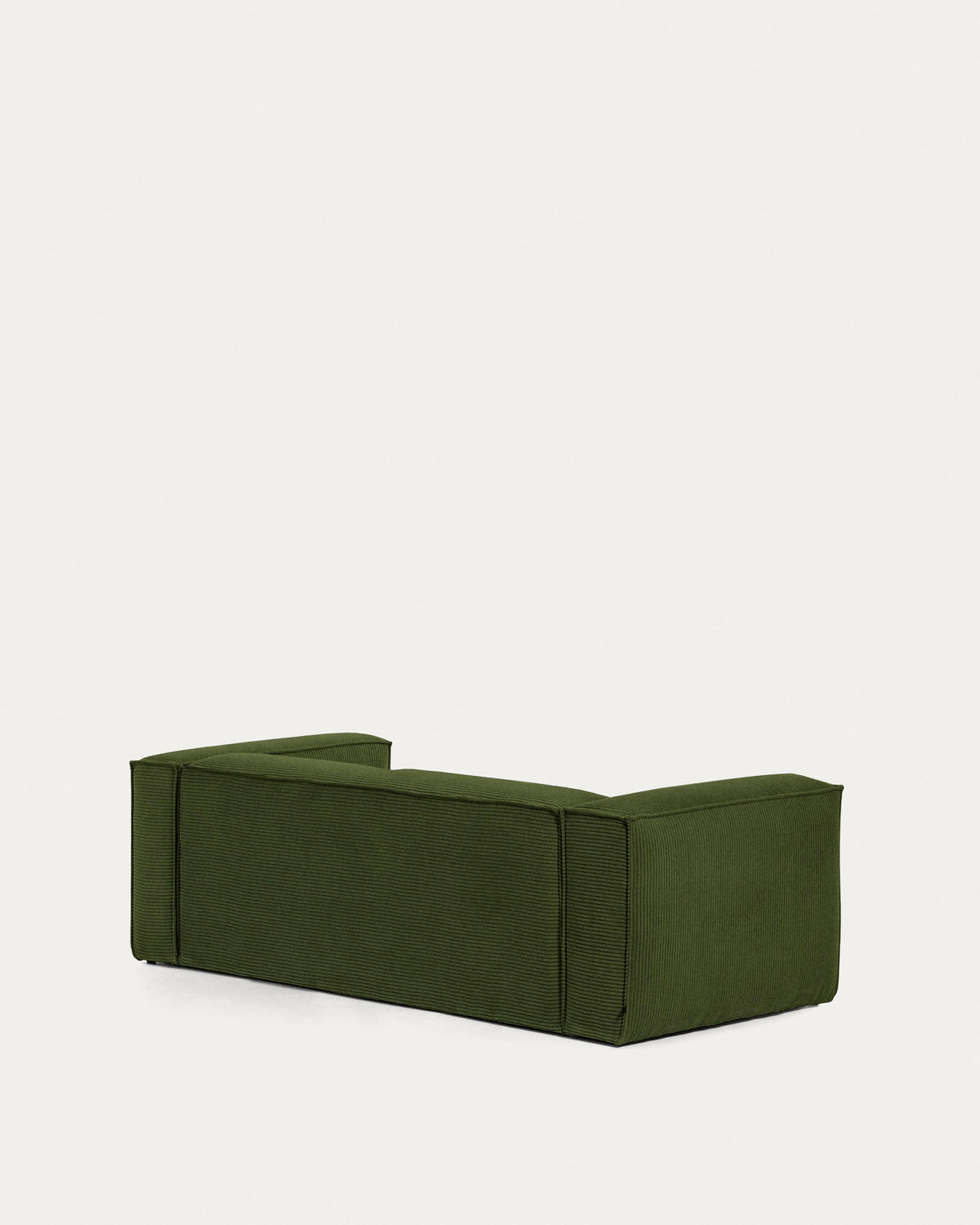 3-Sitzer-Sofa Blok mit dickem, grünen Cord 240 cm FSC Mix Credit in Grün präsentiert im Onlineshop von KAQTU Design AG. 3er Sofa ist von Kave Home