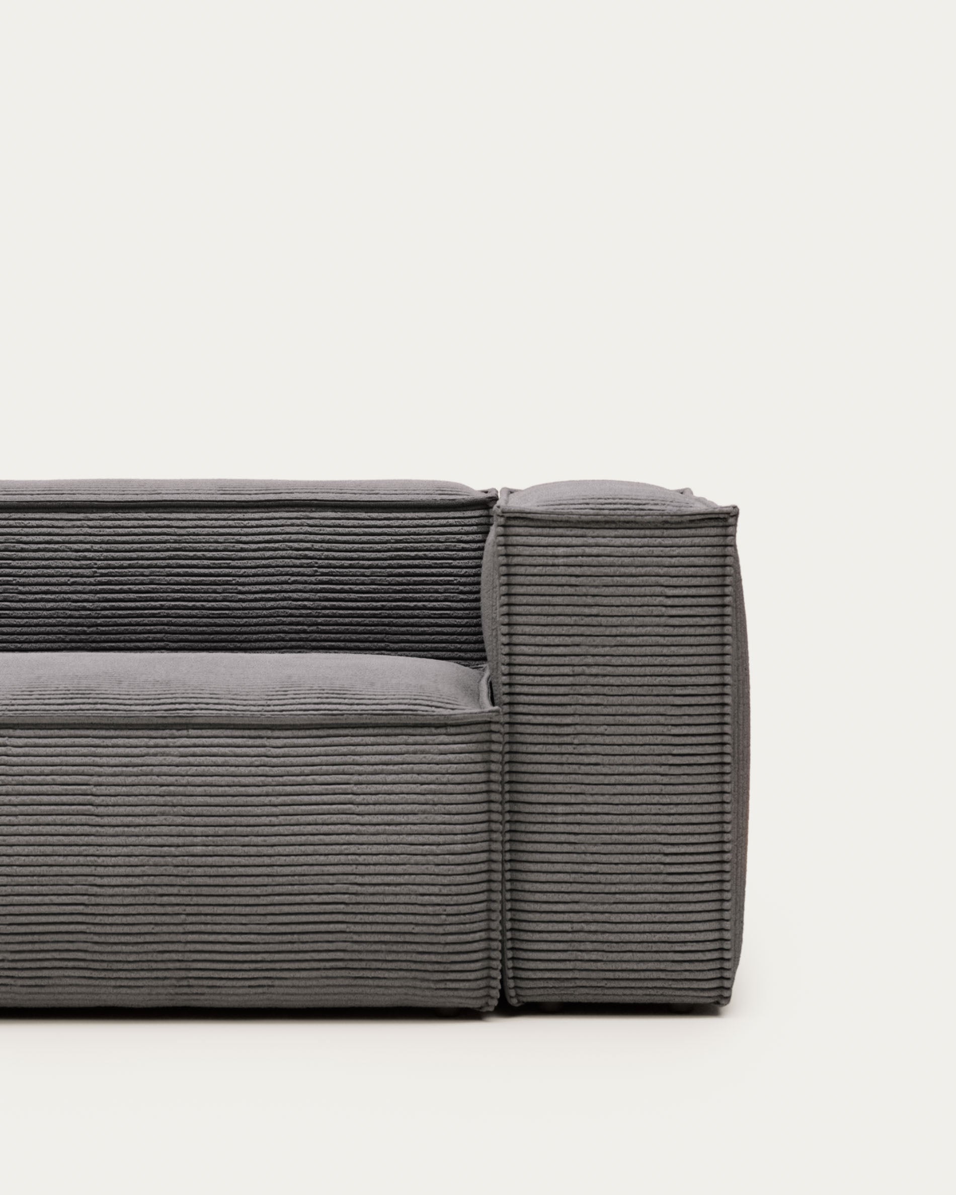 3-Sitzer-Sofa Blok, schwer entflammbar mit dickem, grauem Cord, 240 cm, FSC Mix Credit in Grau präsentiert im Onlineshop von KAQTU Design AG. 3er Sofa ist von Kave Home
