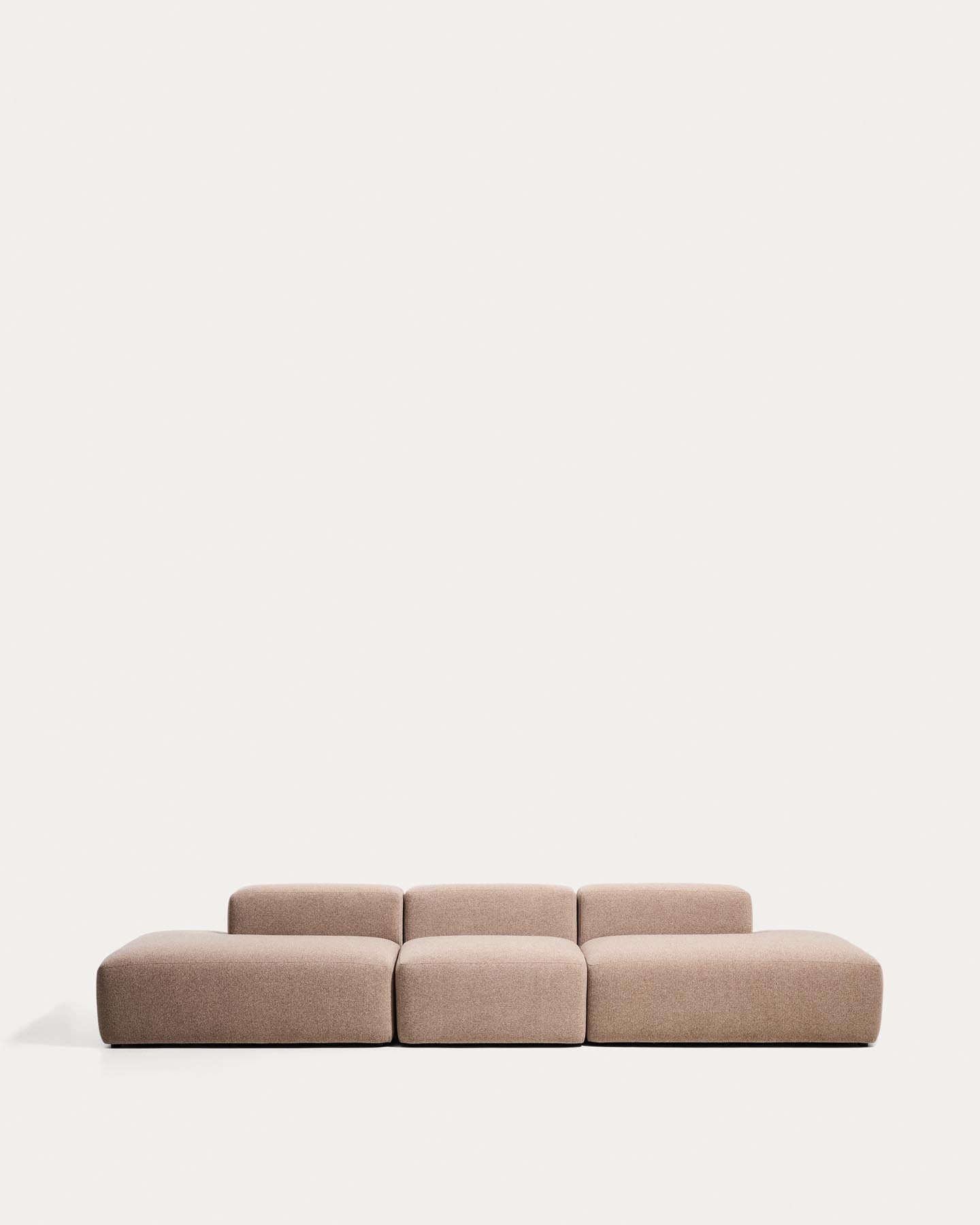 4-Sitzer-Sofa Blok in brauner Chenille, 380 cm, FSC Mix Credit in Taupe präsentiert im Onlineshop von KAQTU Design AG. 4er Sofa ist von Kave Home