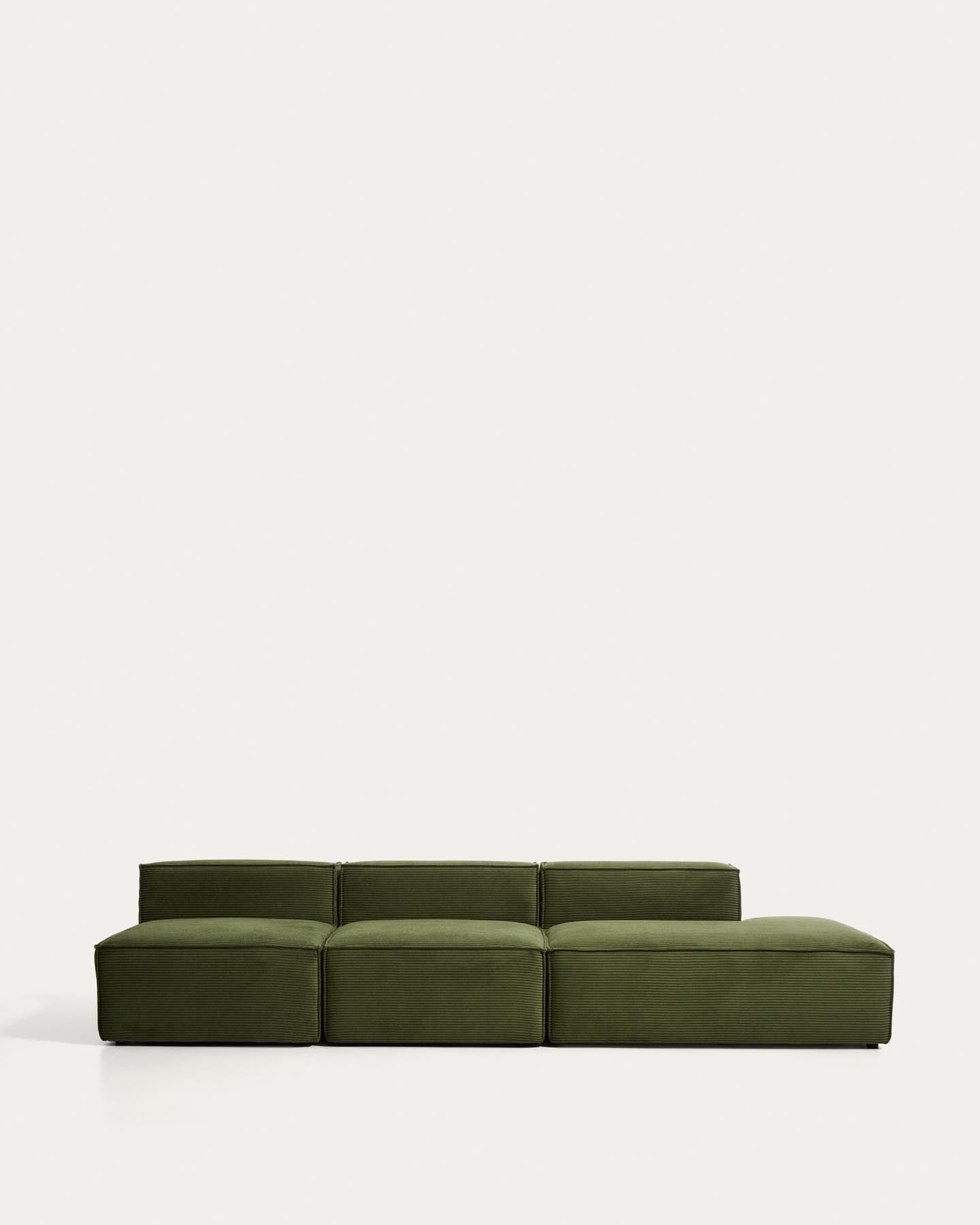 3-Sitzer-Sofa Blok mit Randmodul rechts in grobem grünem Cord, 325 cm, FSC Mix Credit in Grün präsentiert im Onlineshop von KAQTU Design AG. 3er Sofa ist von Kave Home