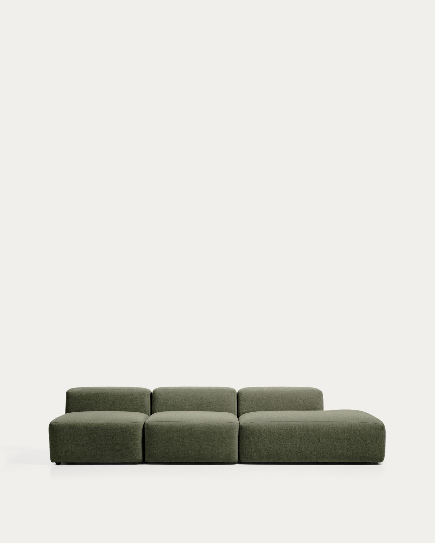 3-Sitzer-Sofa Blok mit Randmodul rechts in moosgrüner Chenille, 325 cm, FSC Mix Credit in Grün präsentiert im Onlineshop von KAQTU Design AG. 3er Sofa ist von Kave Home