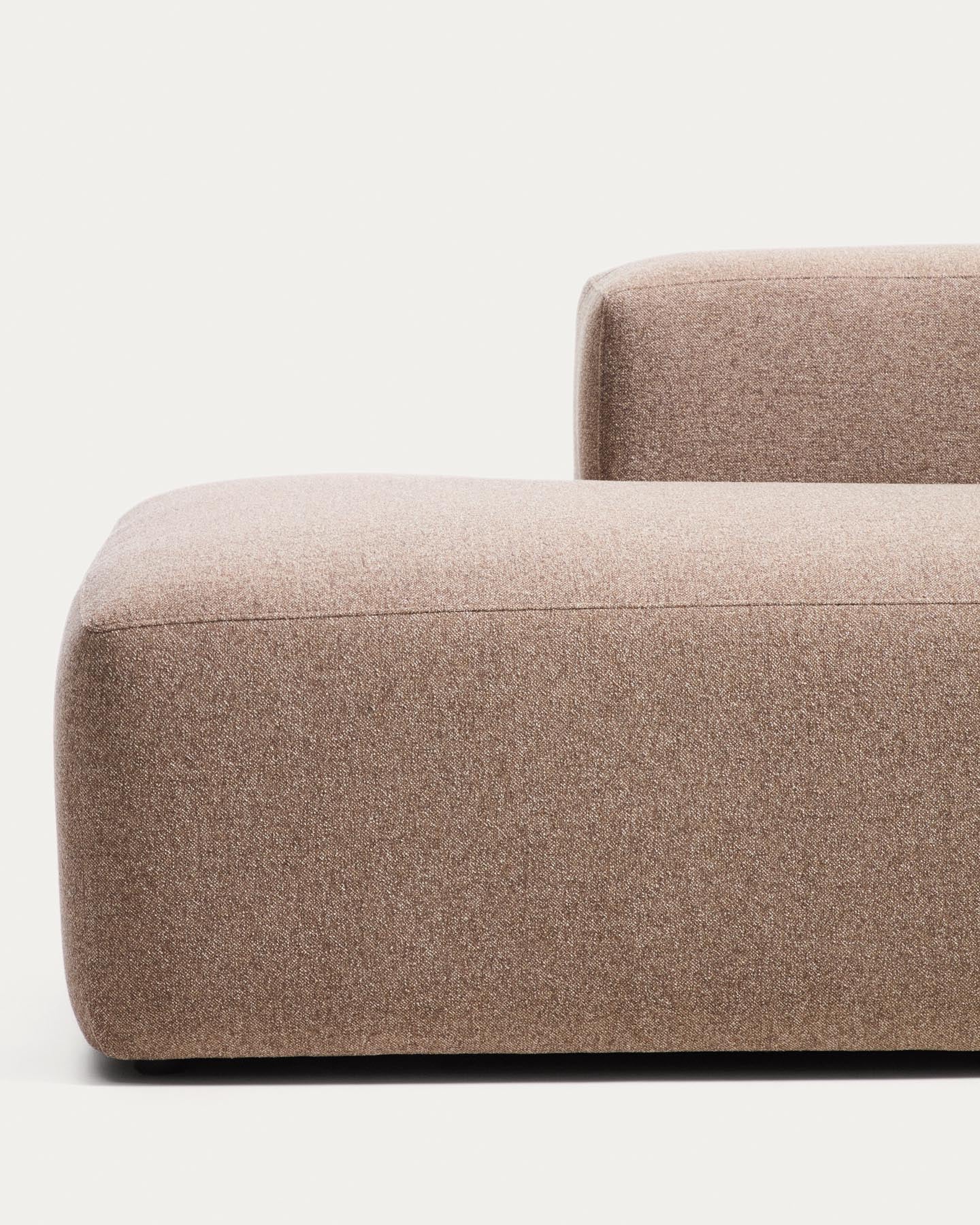 3-Sitzer-Sofa Blok mit Randmodul links in brauner Chenille, 325 cm, FSC Mix Credit in Taupe präsentiert im Onlineshop von KAQTU Design AG. 3er Sofa ist von Kave Home