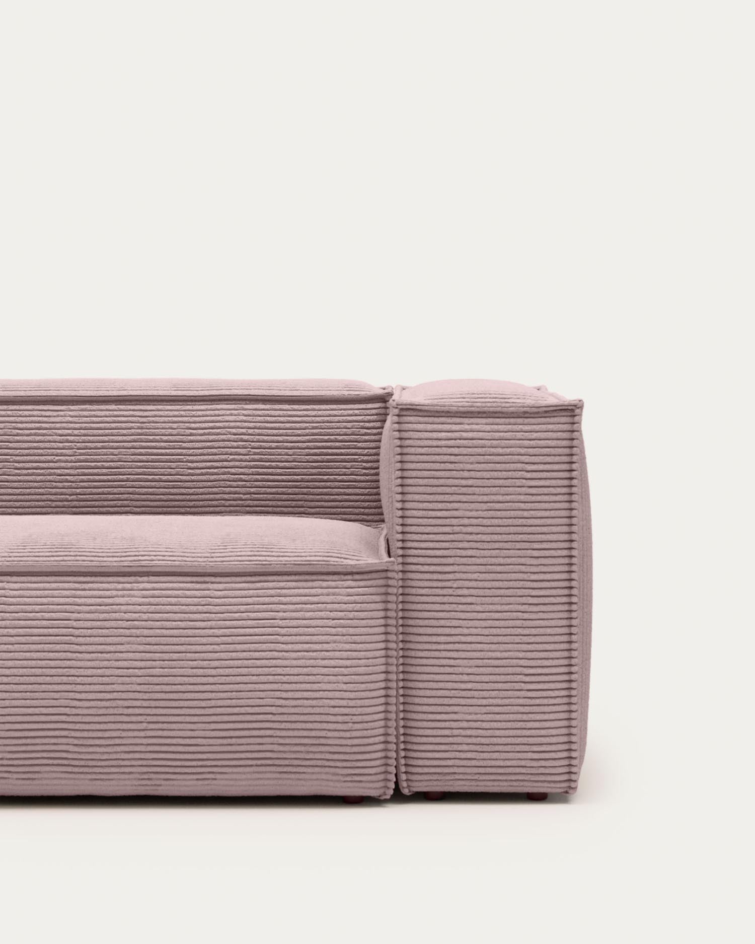 Elegantes 2-Sitzer-Sofa in rosa Cord, 210 cm breit, vereint Komfort und Stil für moderne, gemütliche Wohnräume.