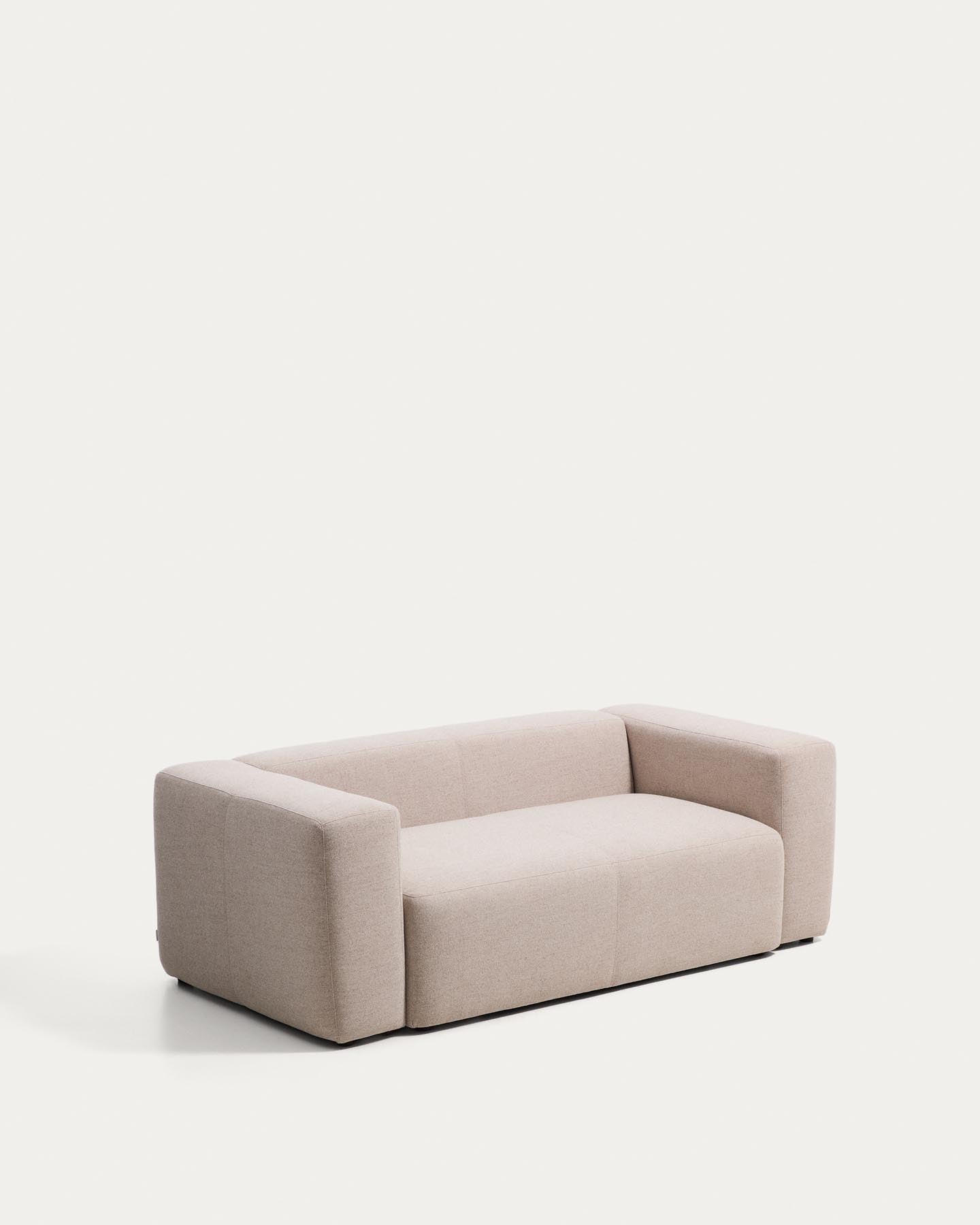 2-Sitzer-Sofa Blok in beiger Chenille, 210 cm, FSC Mix Credit in Beige präsentiert im Onlineshop von KAQTU Design AG. 2er Sofa ist von Kave Home