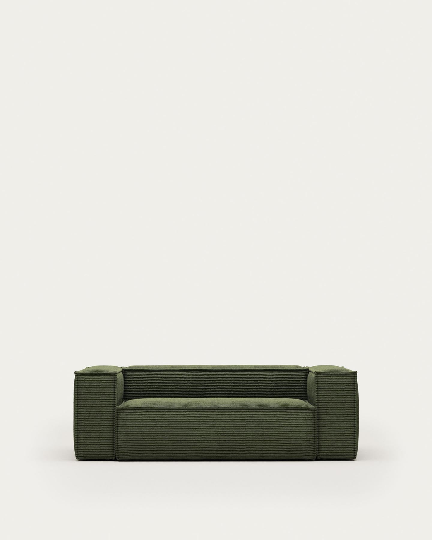 2-Sitzer-Sofa Blok, schwer entflammbar mit dickem, grünen Cord, 210 cm, FSC Mix Credit in Grün präsentiert im Onlineshop von KAQTU Design AG. 2er Sofa ist von Kave Home