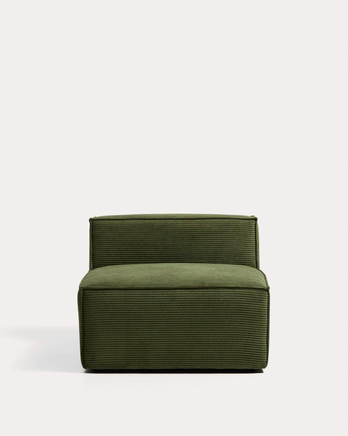 Sessel Blok mit grobem grünem Cord 90 cm FSC Mix Credit in Grün präsentiert im Onlineshop von KAQTU Design AG. Pouf ist von Kave Home