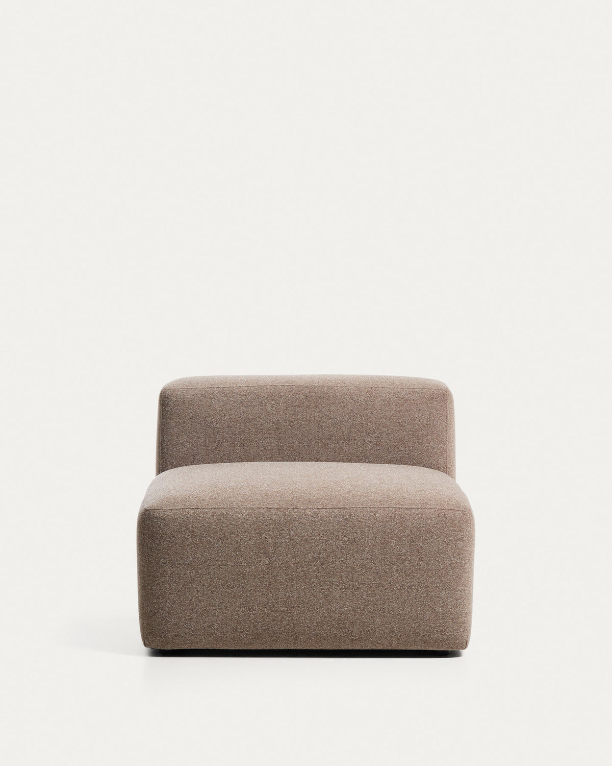 Sessel Blok in brauner Chenille, 90 cm, FSC Mix Credit in Taupe präsentiert im Onlineshop von KAQTU Design AG. Pouf ist von Kave Home