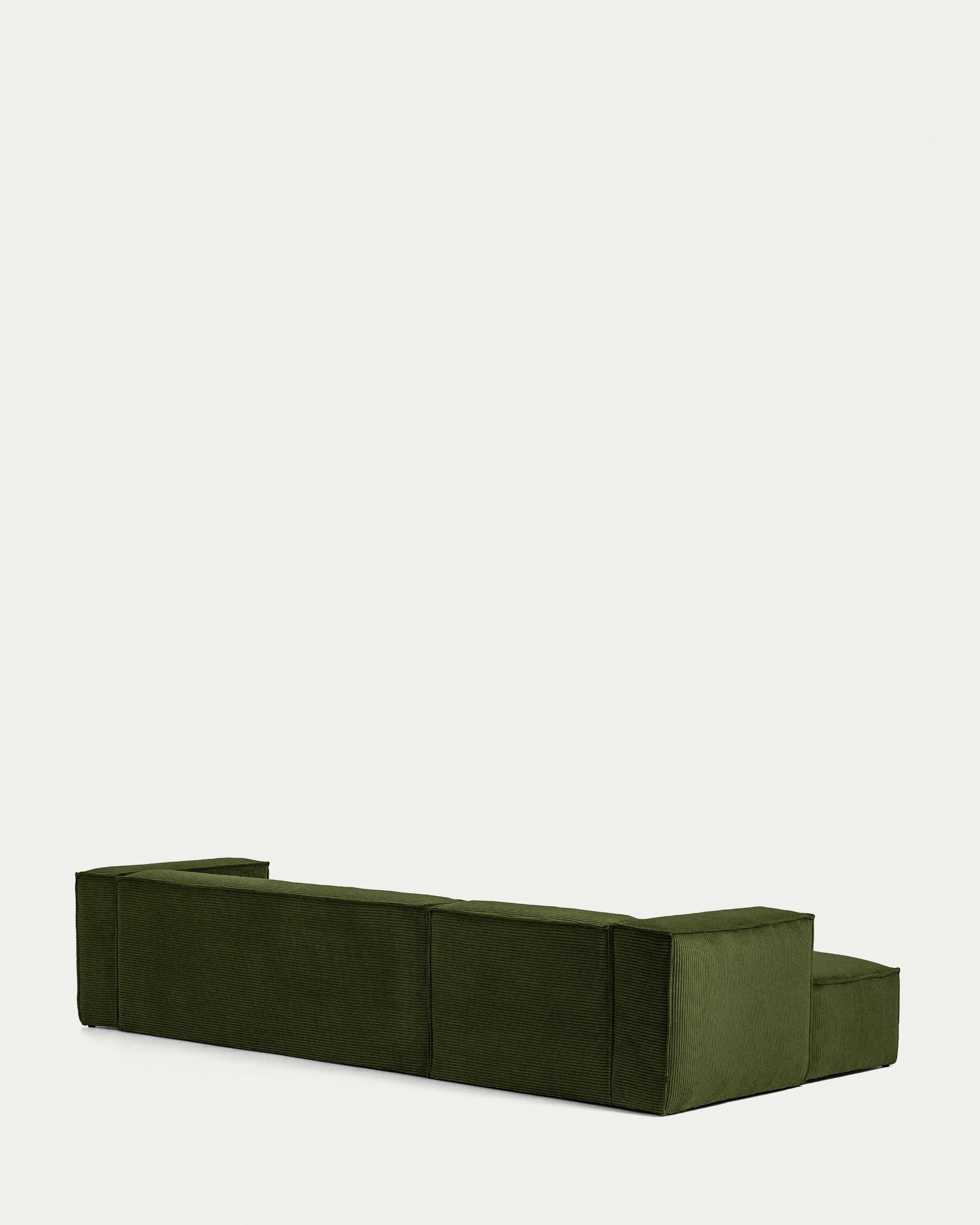 Stilvolles 4-Sitzer-Sofa mit linker Chaiselongue, grünem Cordstoff, 330 cm breit, FSC-zertifiziert, von Kave Home.