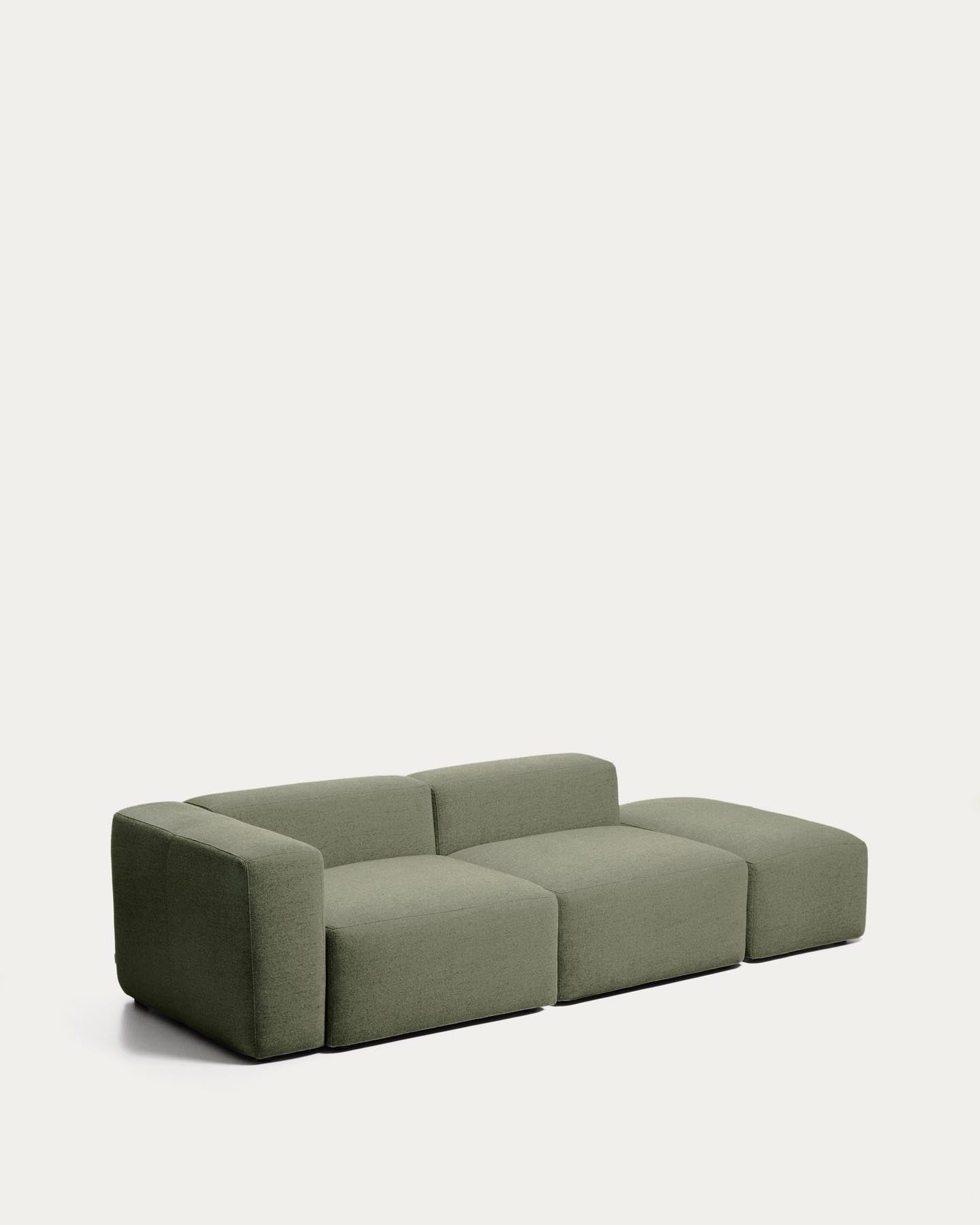 3-Sitzer-Sofa Blok mit Armlehne links und Pouf-Randmodul in moosgrüner Chenille, 270 cm, FSC Mix Credit in Grün präsentiert im Onlineshop von KAQTU Design AG. 3er Sofa ist von Kave Home