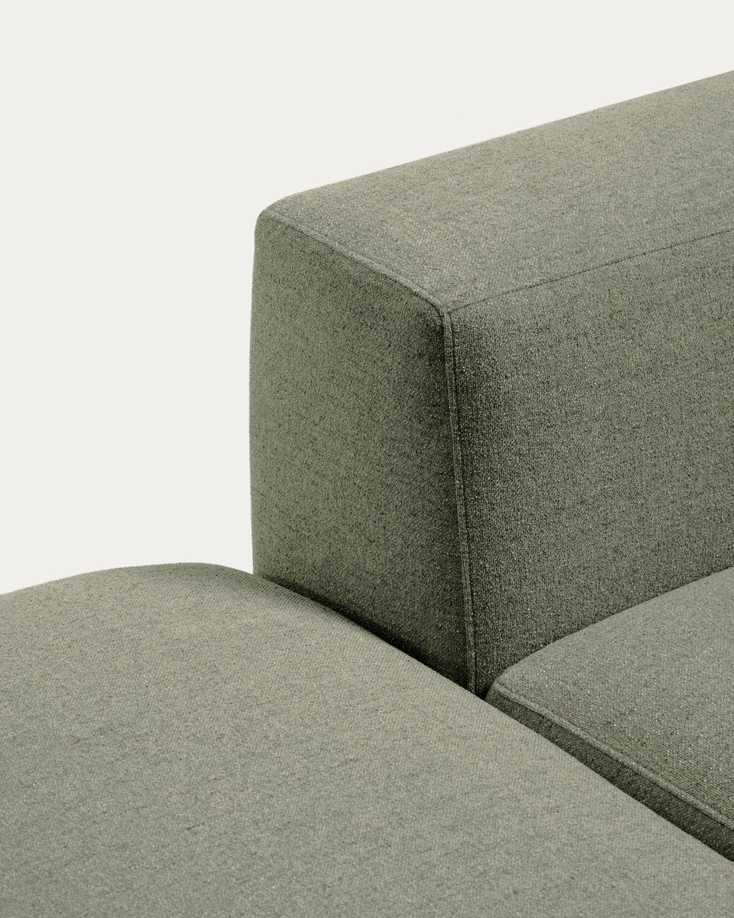 3-Sitzer-Sofa Blok mit Pouf-Randmodul in moosgrüner Chenille, 270 cm, FSC Mix Credit in Grün präsentiert im Onlineshop von KAQTU Design AG. 3er Sofa ist von Kave Home