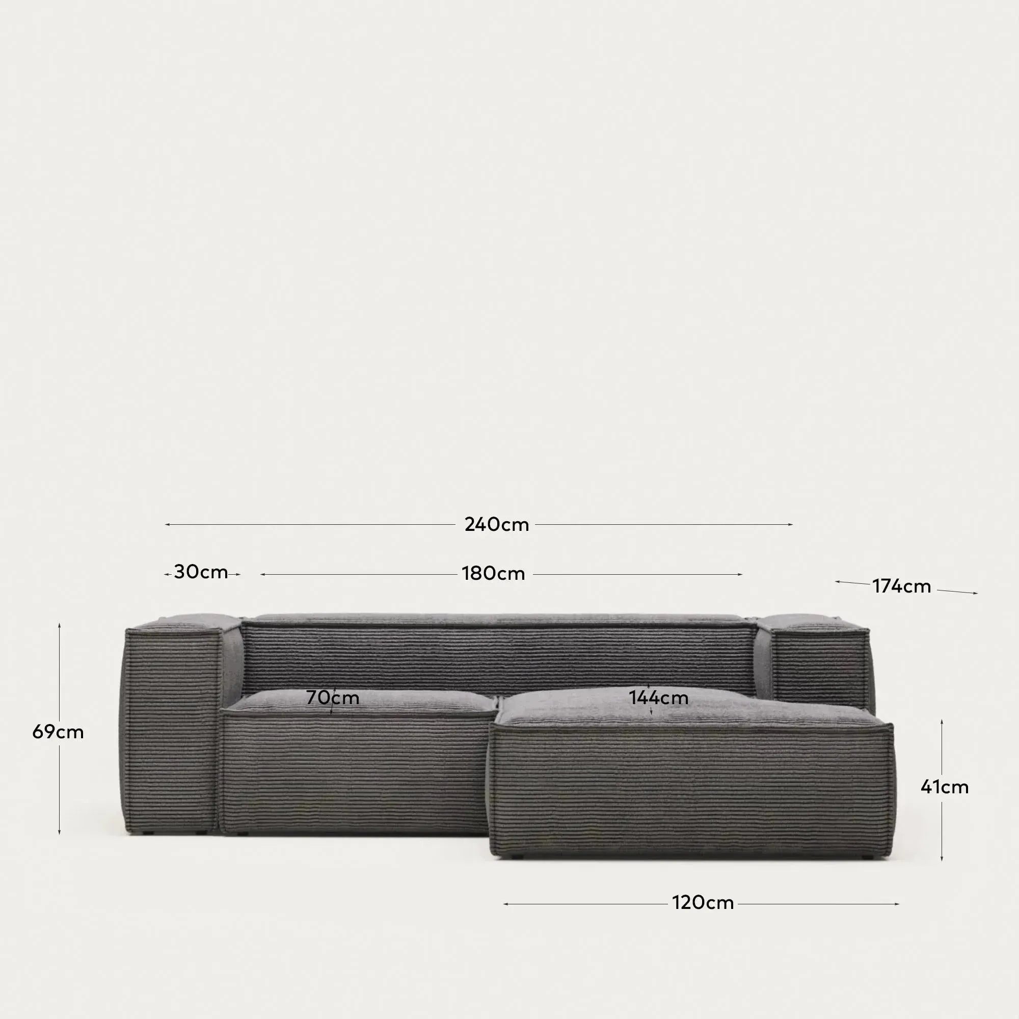 Modernes 2-Sitzer-Sofa mit rechter Chaiselongue, grauer Cordbezug, 240 cm breit, FSC-zertifiziert, von Kave Home.