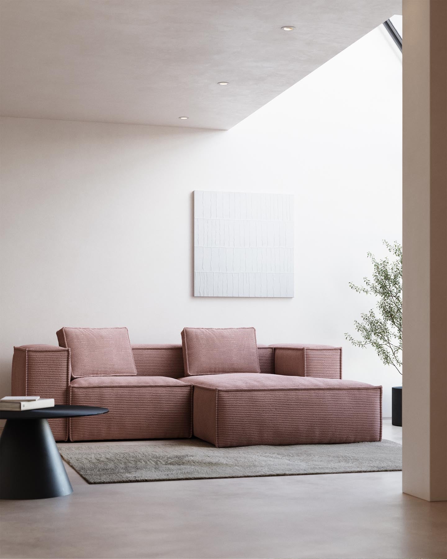 2-Sitzer-Sofa Blok mit Chaiselongue rechts, schwer entflammbar mit dickem, rosafarbenem Cord, 240 cm, FSC Mix Credit in Rosa präsentiert im Onlineshop von KAQTU Design AG. 2er Sofa ist von Kave Home