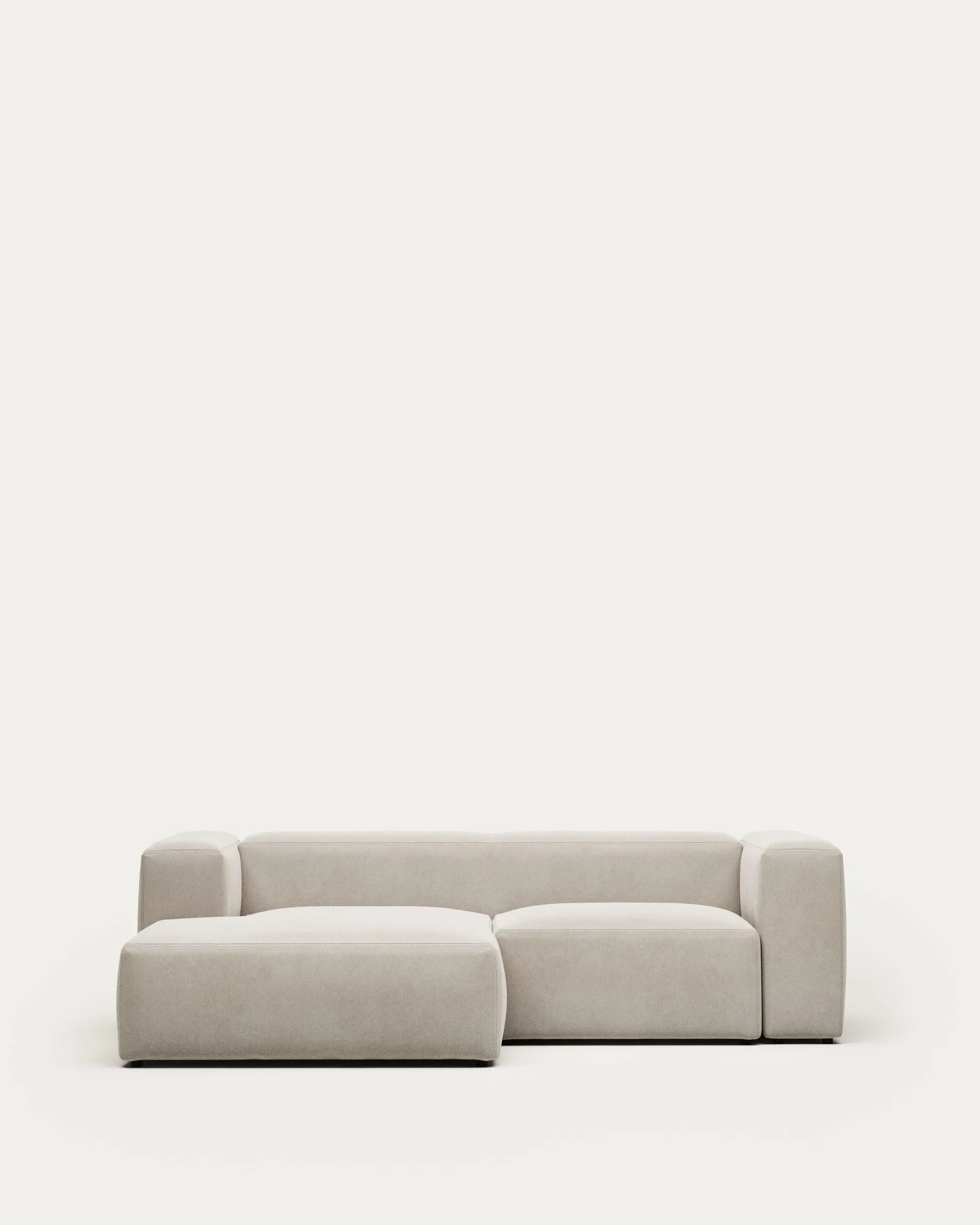 Elegantes 2-Sitzer Sofa mit linker Chaiselongue, beige, 240 cm, FSC-zertifiziert, von Kave Home, stilvoll und nachhaltig.