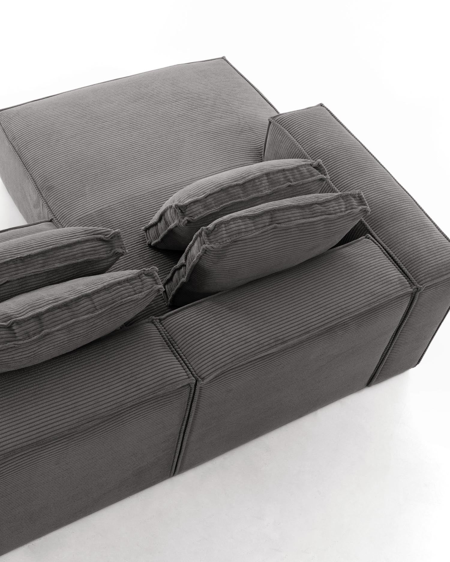 Elegantes 2-Sitzer-Sofa mit linker Chaiselongue in grauem Cord, 240 cm. Perfekt für Komfort und Stil in Ihrem Wohnzimmer, nachhaltig produziert.