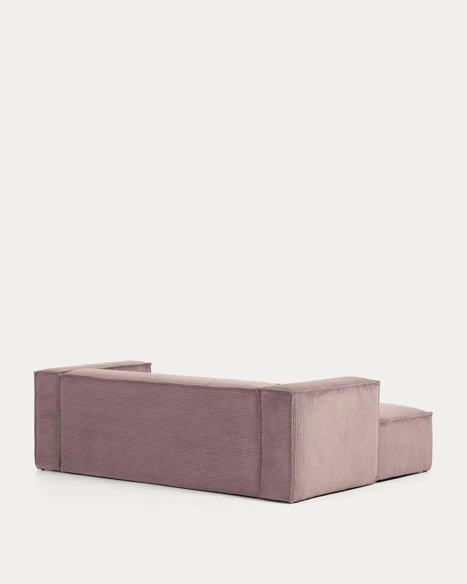 Elegantes 2-Sitzer-Sofa mit Chaiselongue links, rosa Cordbezug, 240 cm breit, stilvoll und bequem von Kave Home.