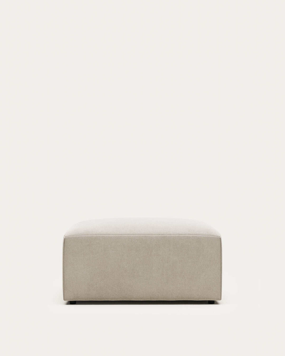Fussablage Blok, schwer entflammbar mit weisser Chenille, 90 x 74 cm in Natur präsentiert im Onlineshop von KAQTU Design AG. Pouf ist von Kave Home