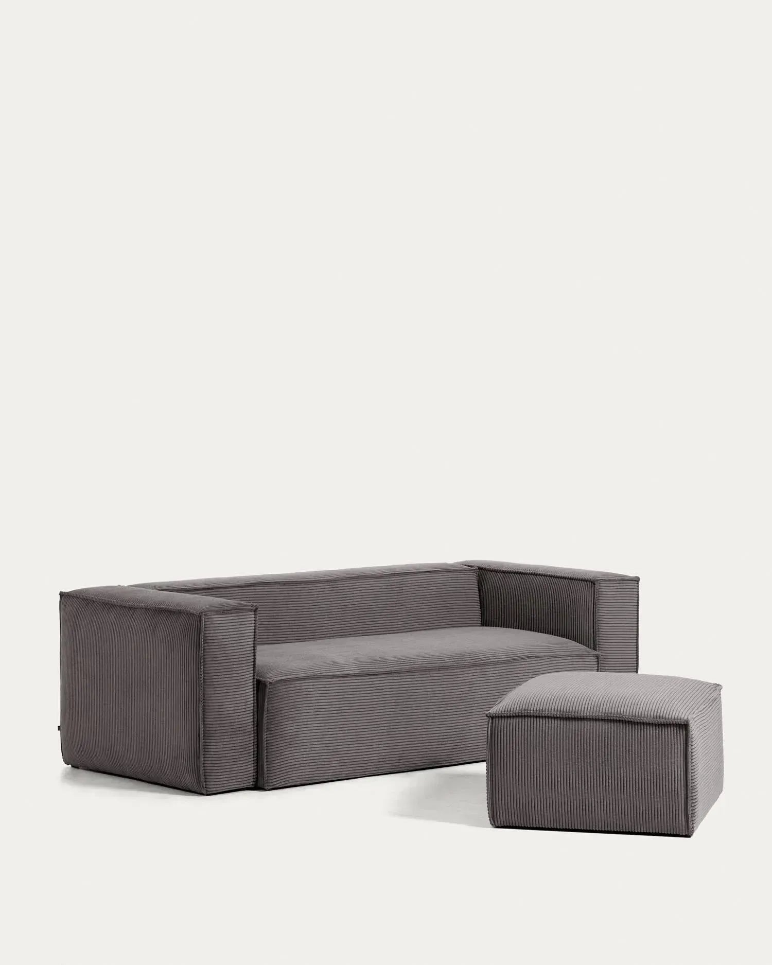 Fußablage Blok breiter Cord grau 90 x 70 cm in Grau präsentiert im Onlineshop von KAQTU Design AG. Hocker ist von Kave Home