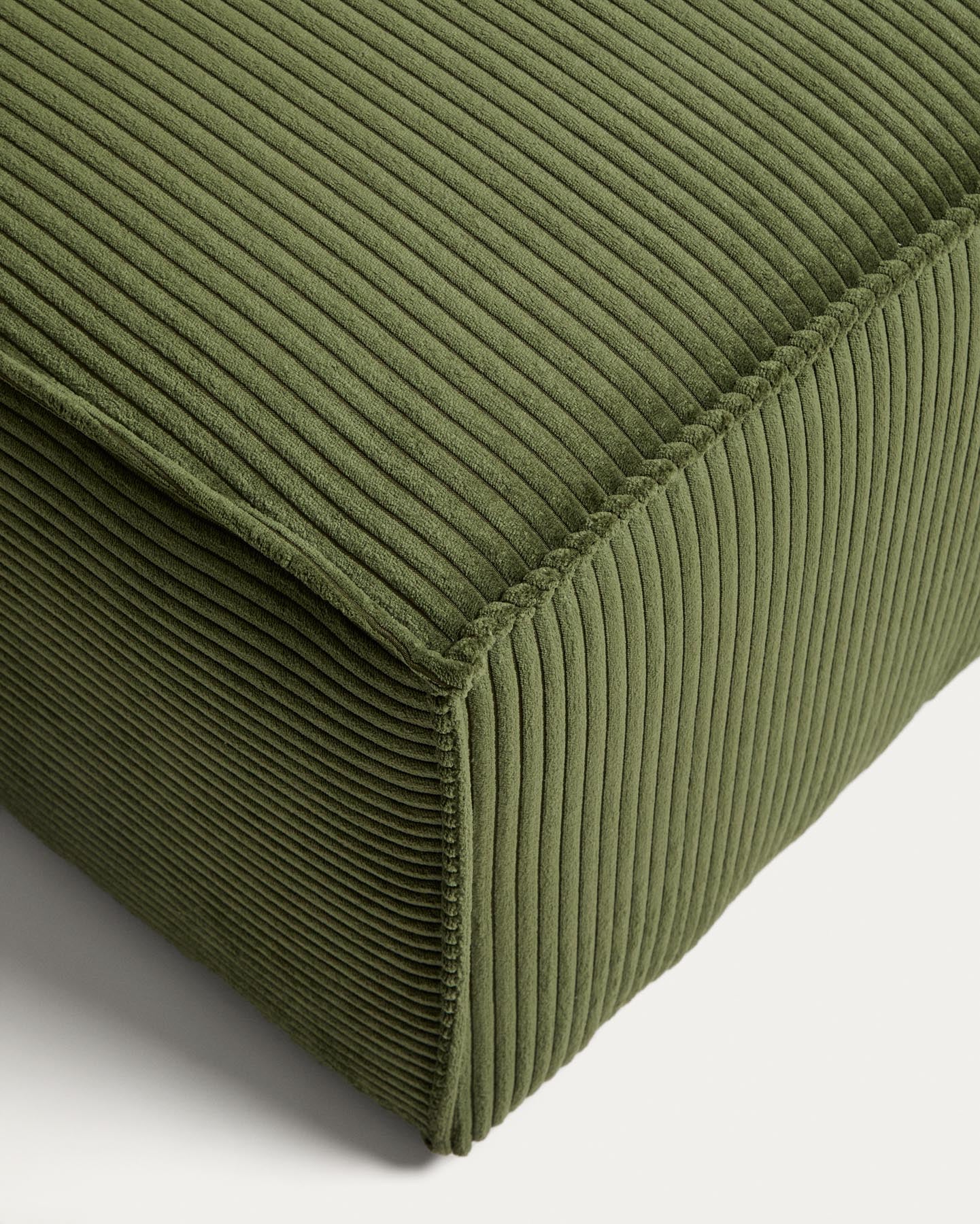 Pouf-Randmodul Blok in grobem grünem Cord, 60 x 104 cm, FSC Mix Credit in Grün präsentiert im Onlineshop von KAQTU Design AG. Pouf ist von Kave Home