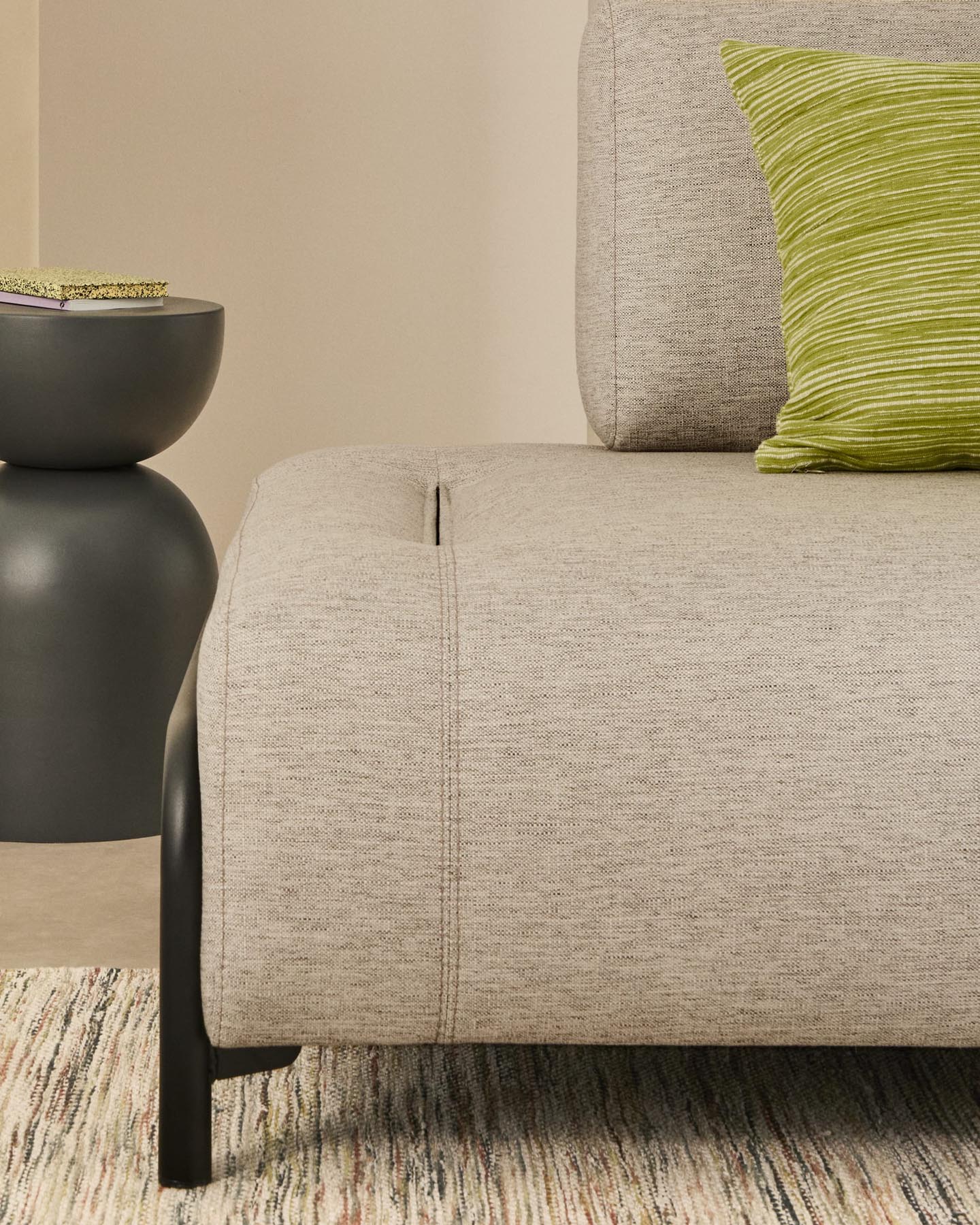 2-Sitzer-Modul Compo in Graubeige mit schwarzem Metallgestell 200 cm FSC Mix Credit in Beige präsentiert im Onlineshop von KAQTU Design AG. 2er Sofa ist von Kave Home
