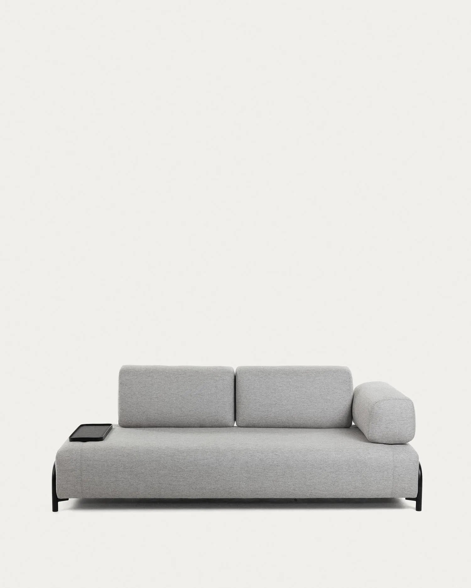 Elegante hellgraue Armlehne von Kave Home, designt von Òscar Doll, für mehr Komfort und Stil auf Ihrem Compo Sofa.