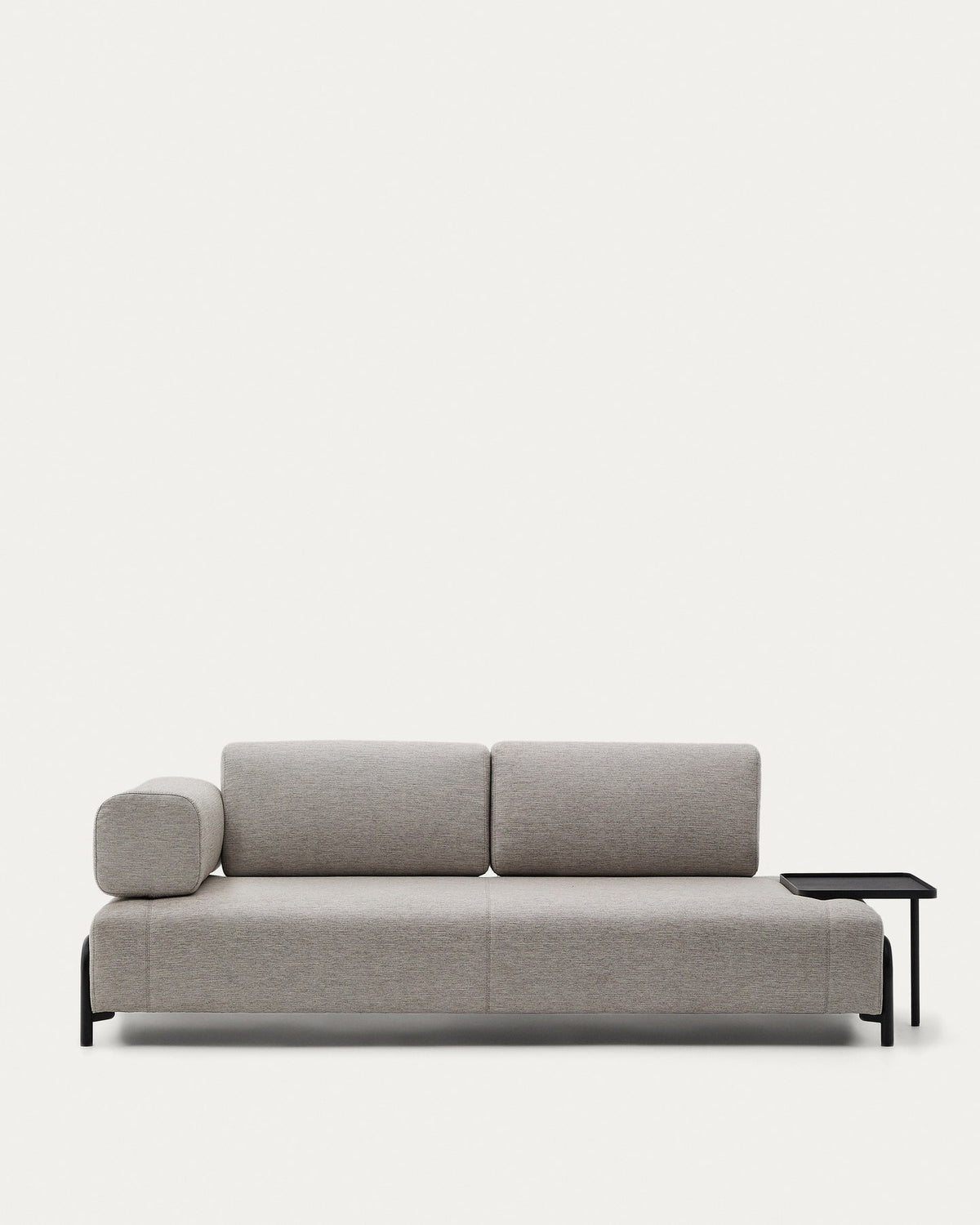 Compo 3-Sitzer Sofa beige-grau mit grossem Tablett 252 cm in Beige präsentiert im Onlineshop von KAQTU Design AG. 3er Sofa ist von Kave Home