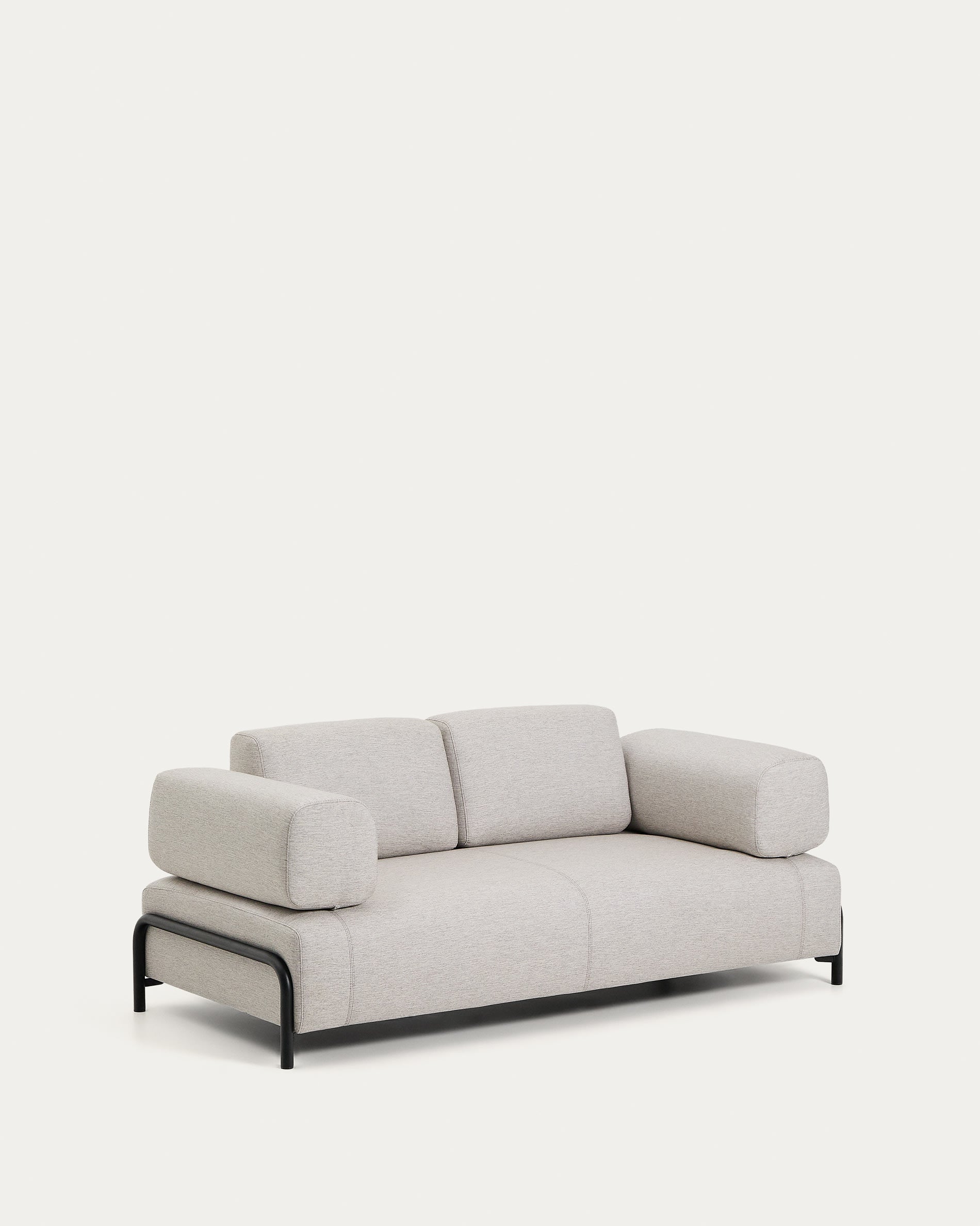2-Sitzer-Sofa Compo in Graubeige mit schwarzem Metallgestell 200 cm FSC Mix Credit in Beige präsentiert im Onlineshop von KAQTU Design AG. 2er Sofa ist von Kave Home