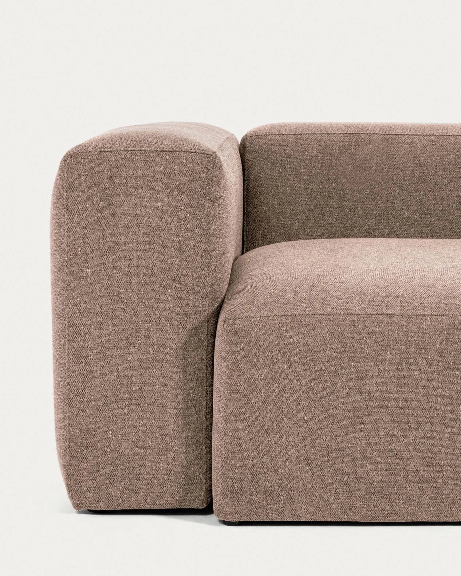 4-Sitzer-Ecksofa Blok mit rosa Chenille 320 x 230 cm FSC Mix Credit in Rosa präsentiert im Onlineshop von KAQTU Design AG. 4er Sofa ist von Kave Home
