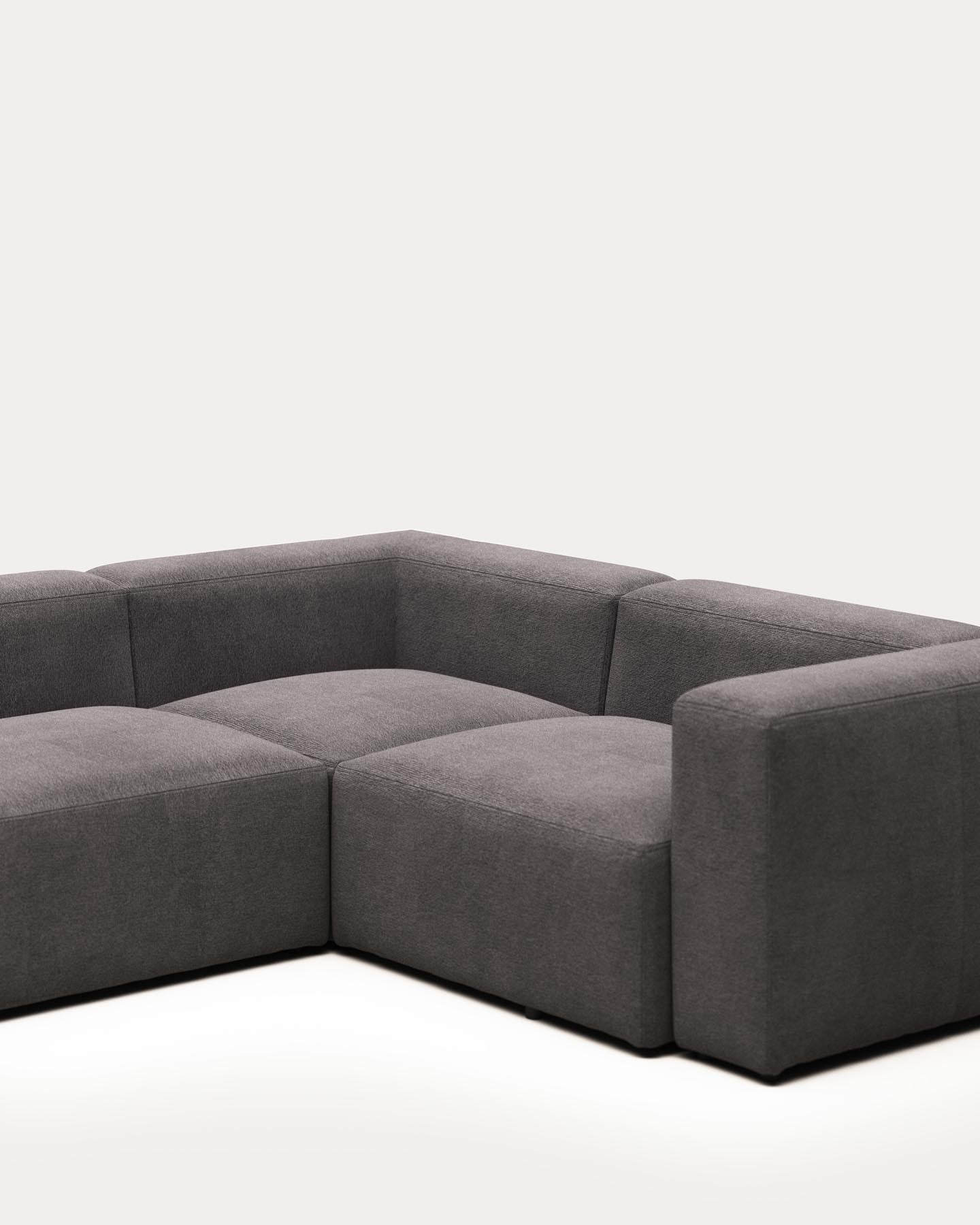 Blok 4-Sitzer Ecksofa in Grau 320 x 230 cm / 230 x 320 cm FR in Grau präsentiert im Onlineshop von KAQTU Design AG. Ecksofa ist von Kave Home