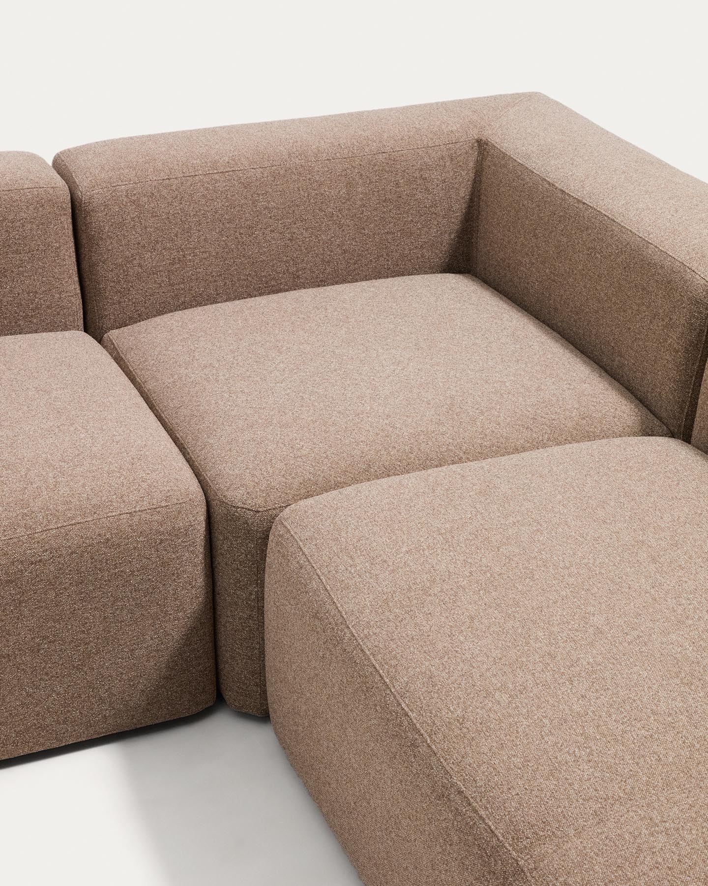 5-Sitzer-Ecksofa Blok in brauner Chenille, 320 x 320 cm, FSC Mix Credit in Taupe präsentiert im Onlineshop von KAQTU Design AG. Ecksofa ist von Kave Home