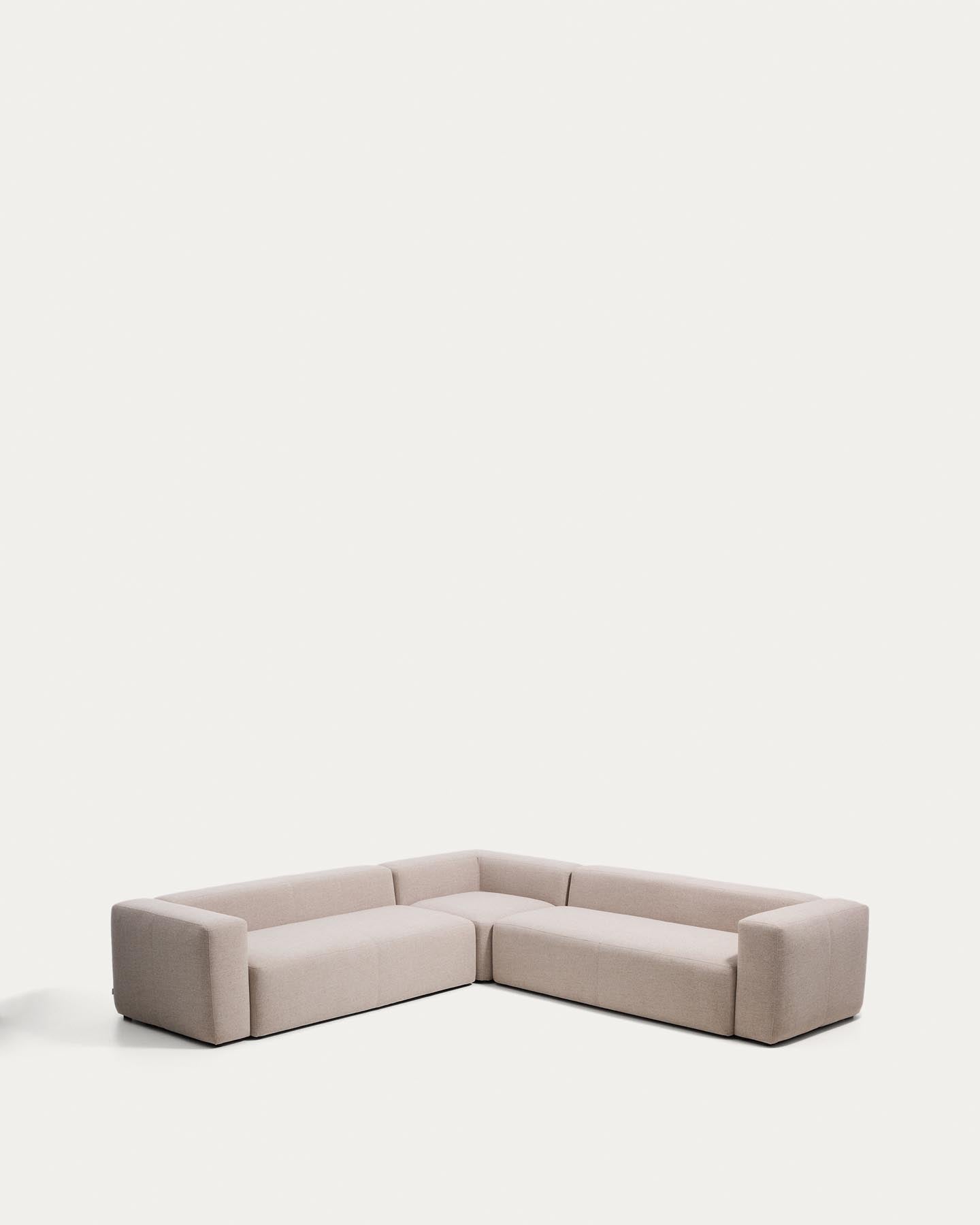 5-Sitzer-Ecksofa Blok in beiger Chenille, 320 x 320 cm, FSC Mix Credit in Beige präsentiert im Onlineshop von KAQTU Design AG. Ecksofa ist von Kave Home