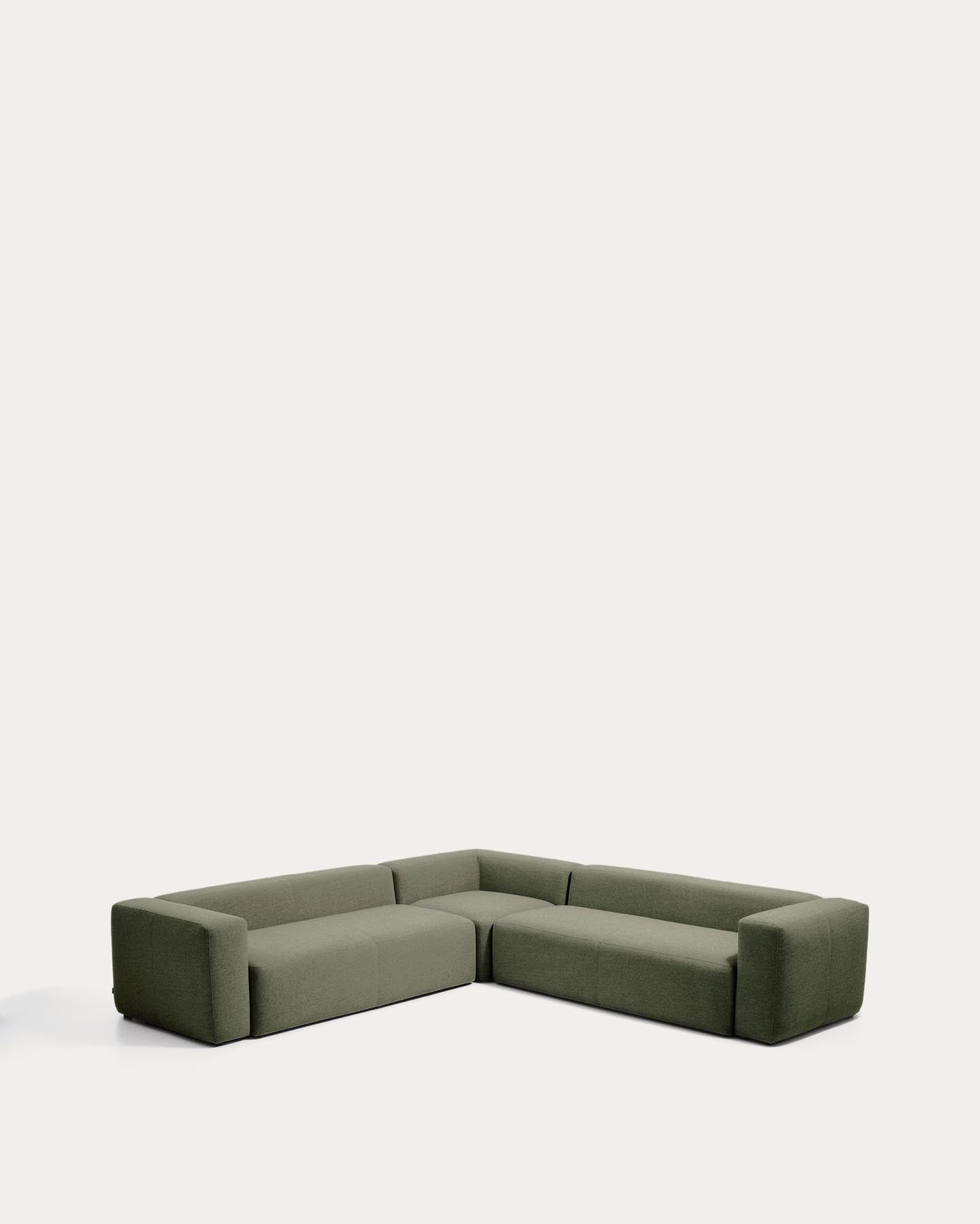 5-Sitzer-Ecksofa Blok in moosgrüner Chenille, 320 x 320 cm, FSC Mix Credit in Grün präsentiert im Onlineshop von KAQTU Design AG. Ecksofa ist von Kave Home