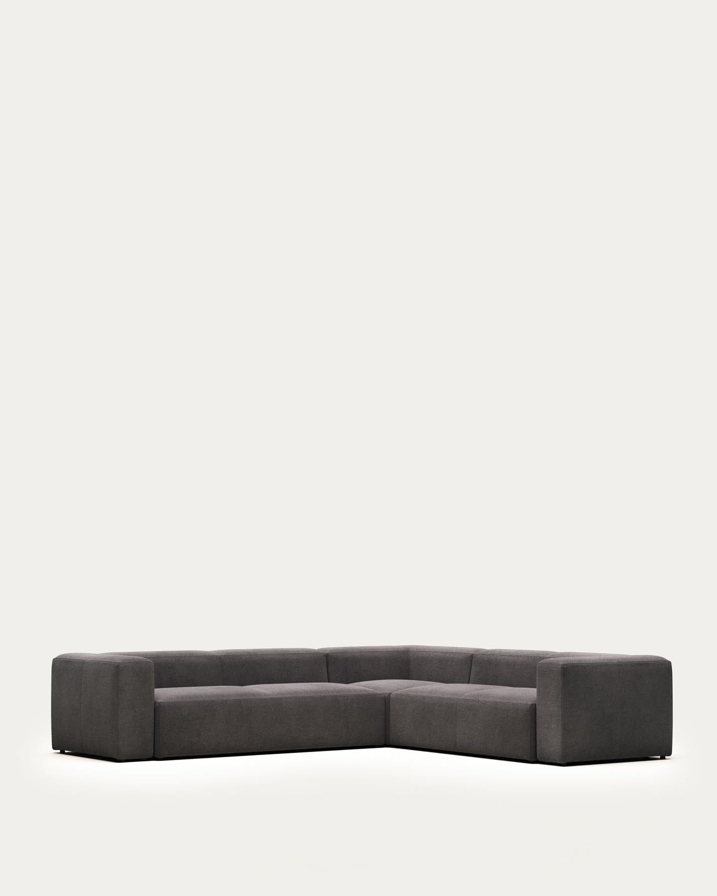 Blok 5-Sitzer-Ecksofa in Grau 320 x 290 cm / 290 x 320 cm FR in Grau präsentiert im Onlineshop von KAQTU Design AG. Ecksofa ist von Kave Home