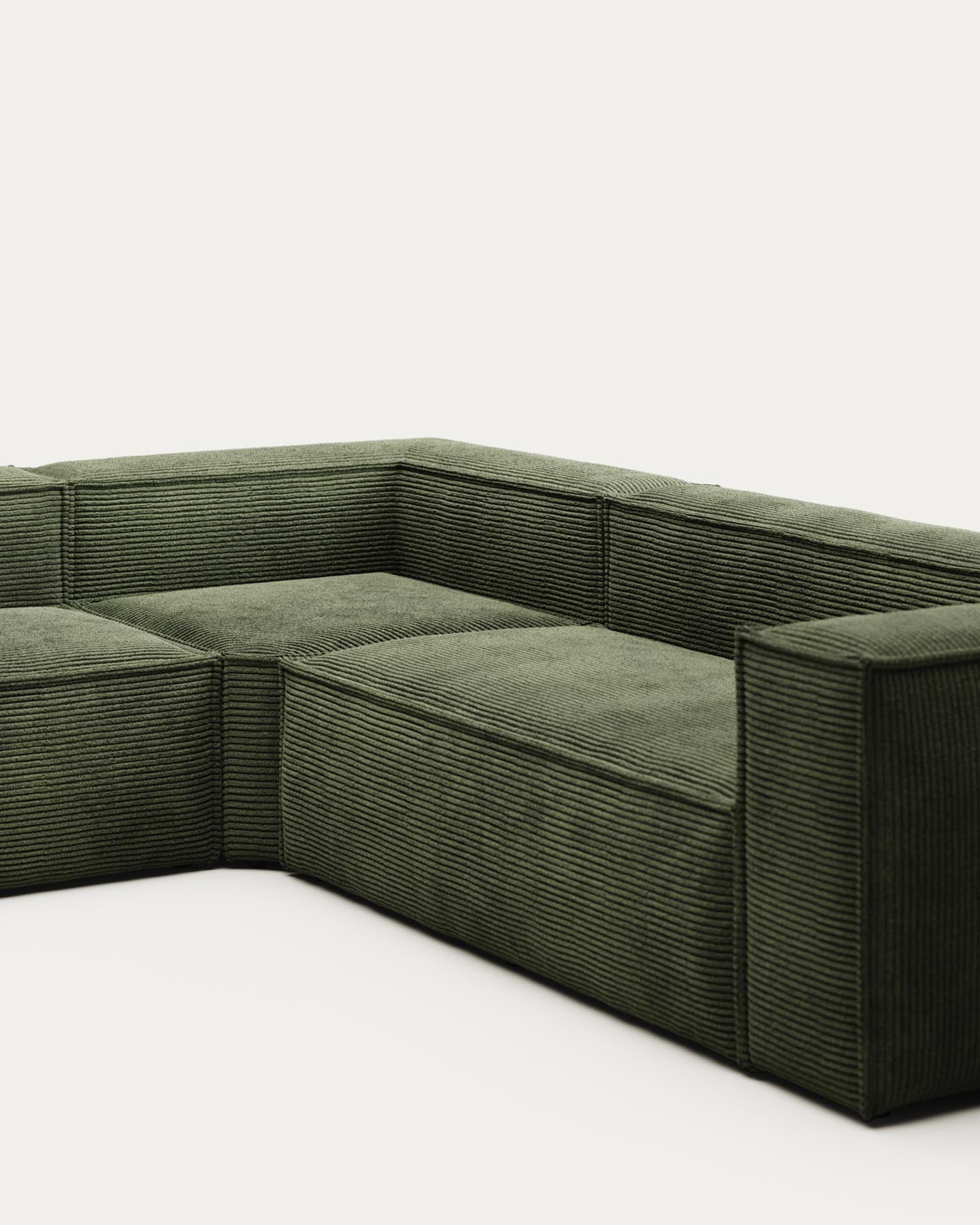 5-Sitzer-Ecksofa Blok, schwer entflammbar mit dickem, grünem Cord, 320 x 290 cm / 290 x 320 cm, FSC Mix Credit in Grün präsentiert im Onlineshop von KAQTU Design AG. Ecksofa ist von Kave Home