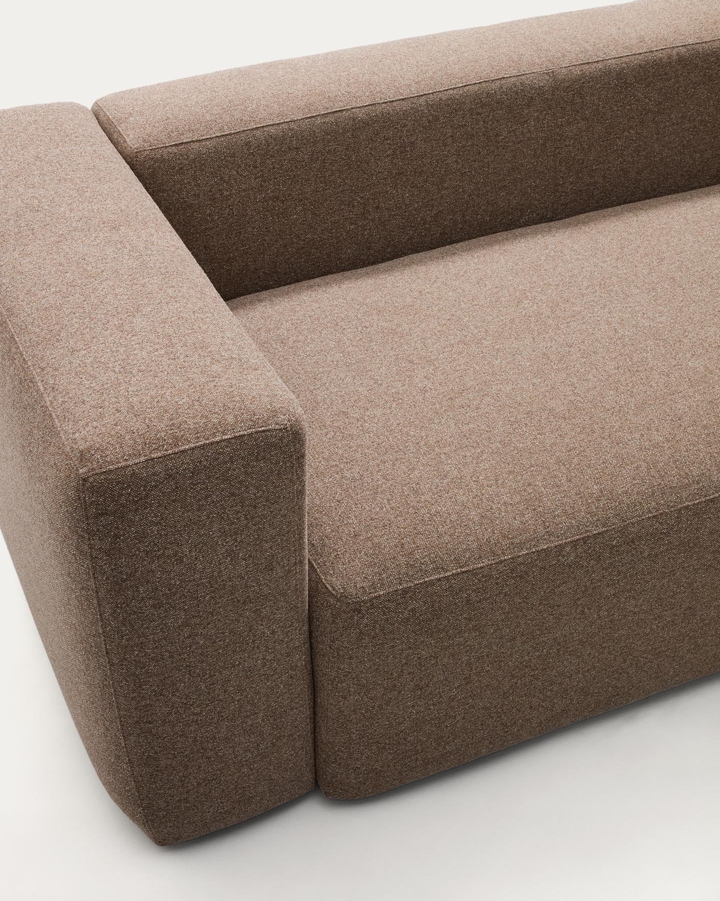 4-Sitzer-Ecksofa Blok in brauner Chenille, 290 x 290 cm, FSC Mix Credit in Taupe präsentiert im Onlineshop von KAQTU Design AG. Ecksofa ist von Kave Home