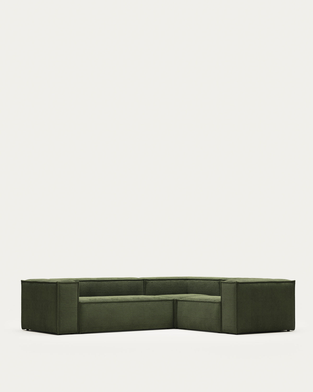 3-Sitzer-Ecksofa Blok mit dickem, grünen Cord 290 x 230 cm / 230 cm 290 cm FSC Mix Credit in Grün präsentiert im Onlineshop von KAQTU Design AG. 3er Sofa ist von Kave Home